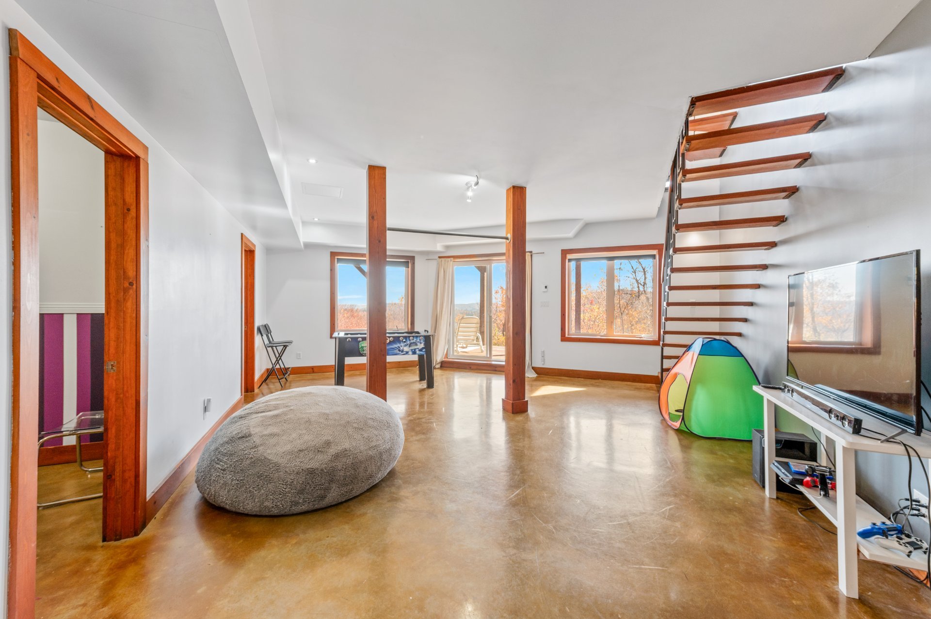 Photo - Family room