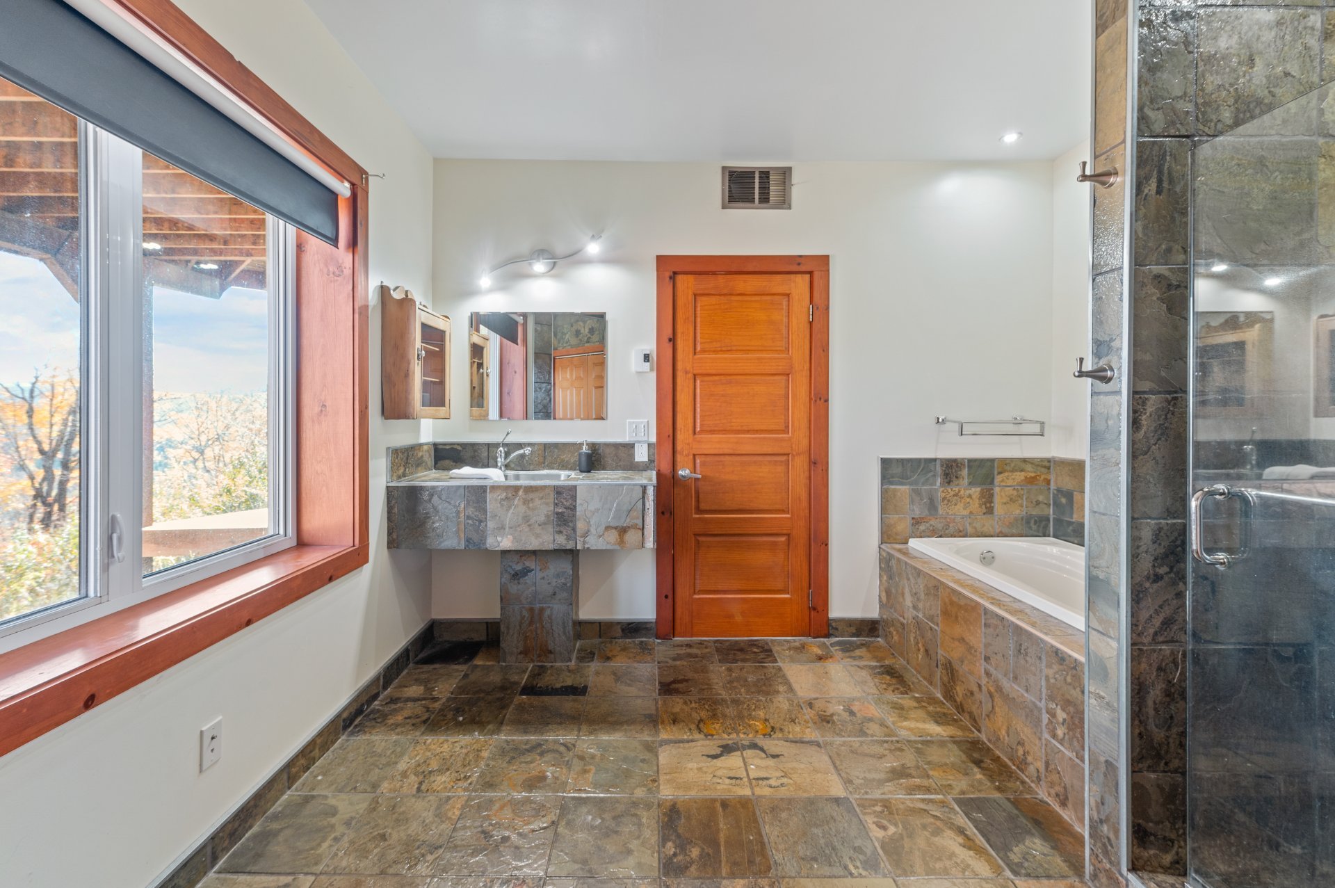 Photo - Bathroom