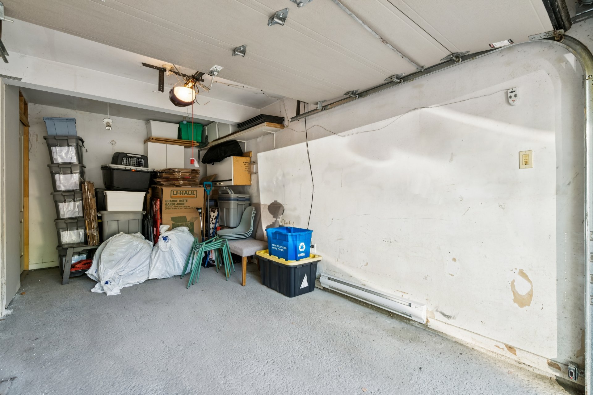 Photo - Garage