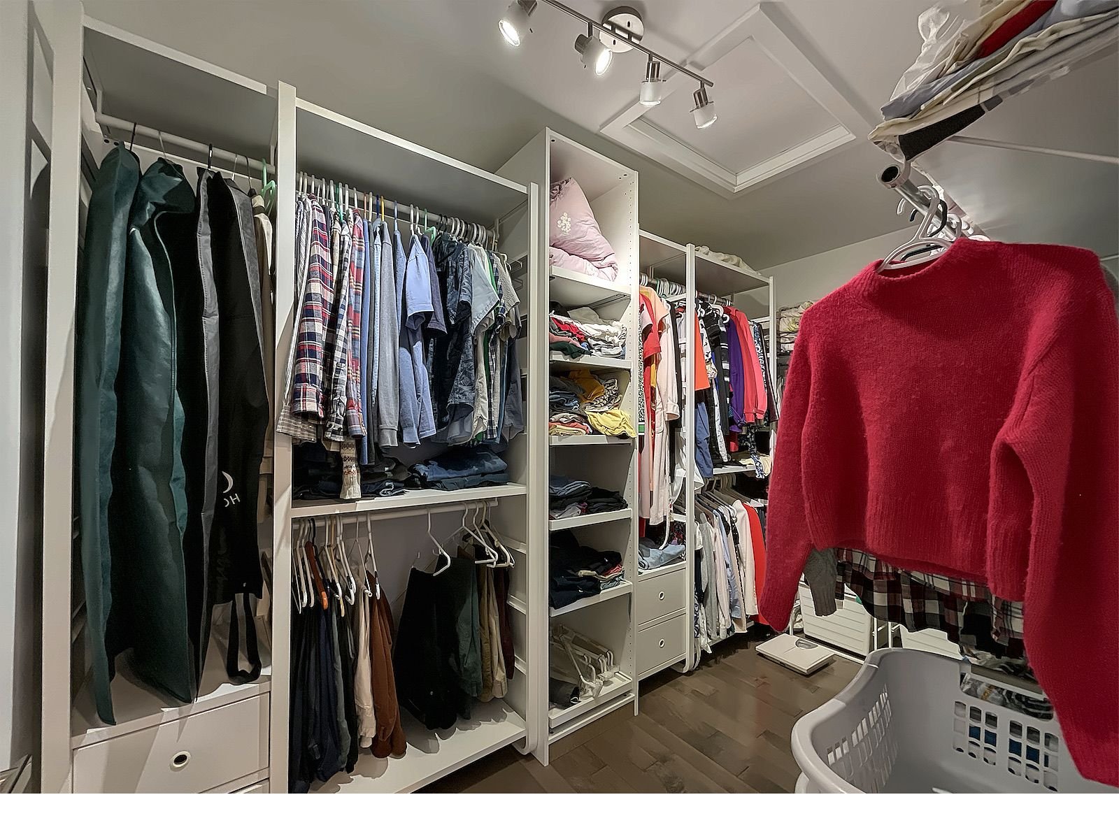 Walk-in closet