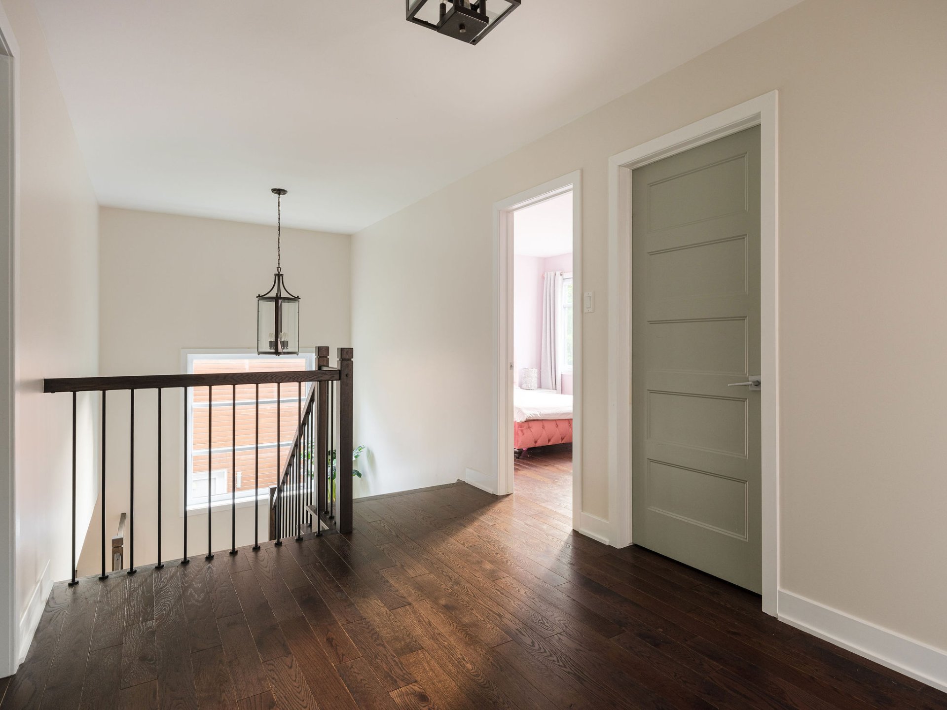 Photo - PASAGEWAY