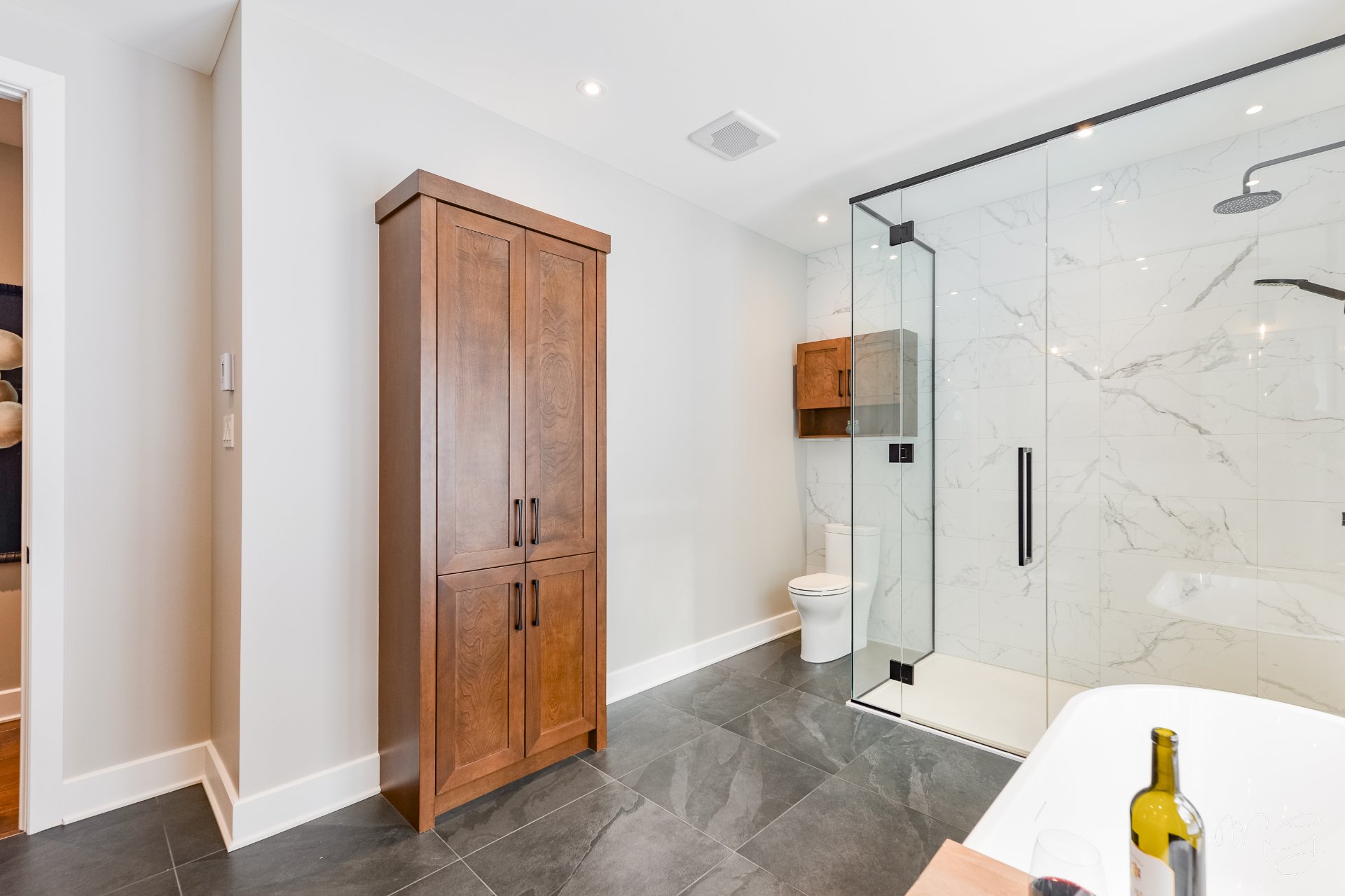 Photo - Salle de bains attenante à la CCP