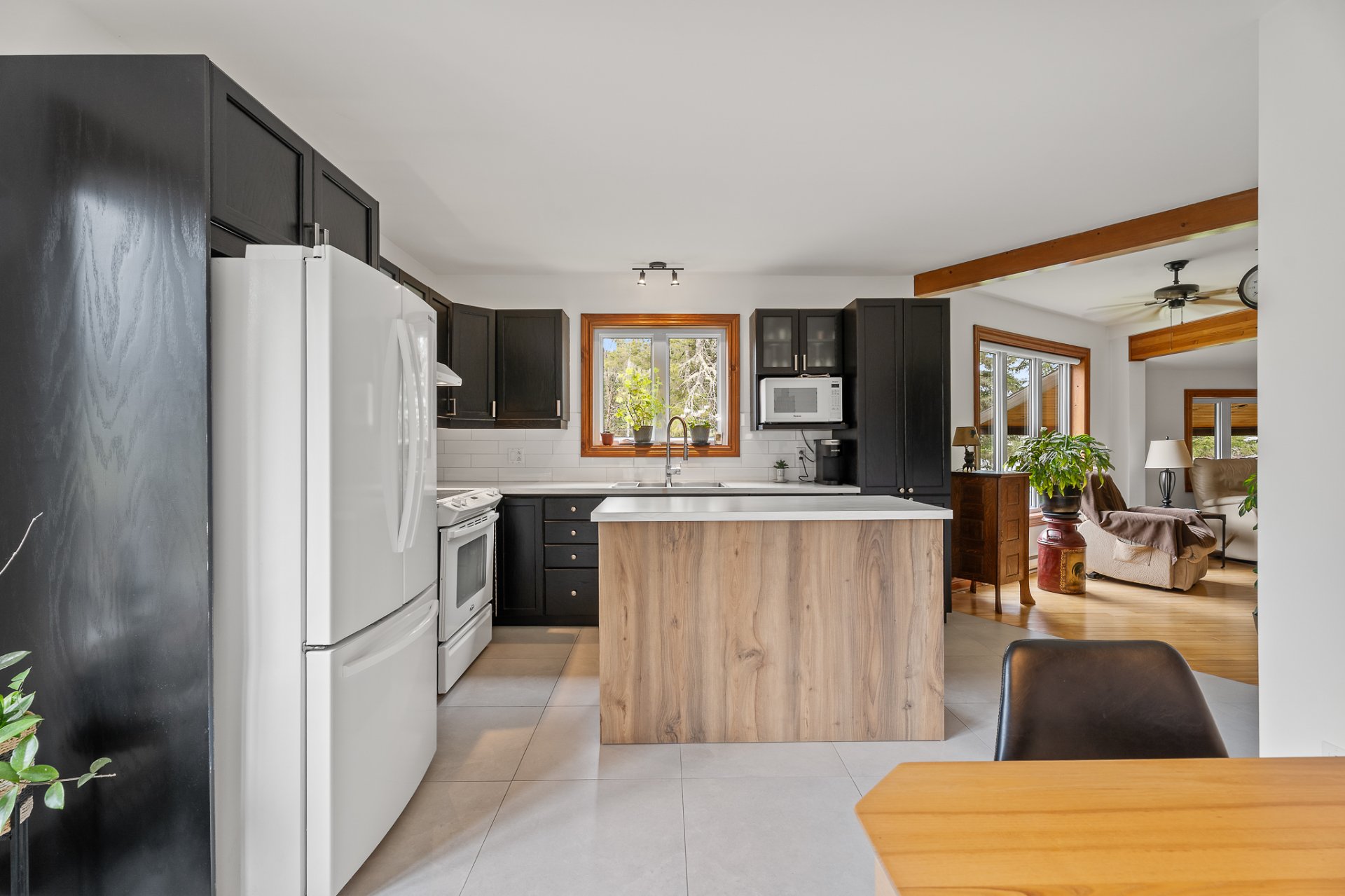 Photo - Kitchen