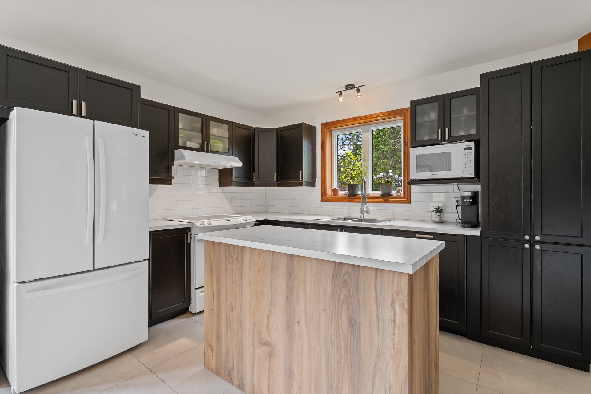 Photo - Kitchen