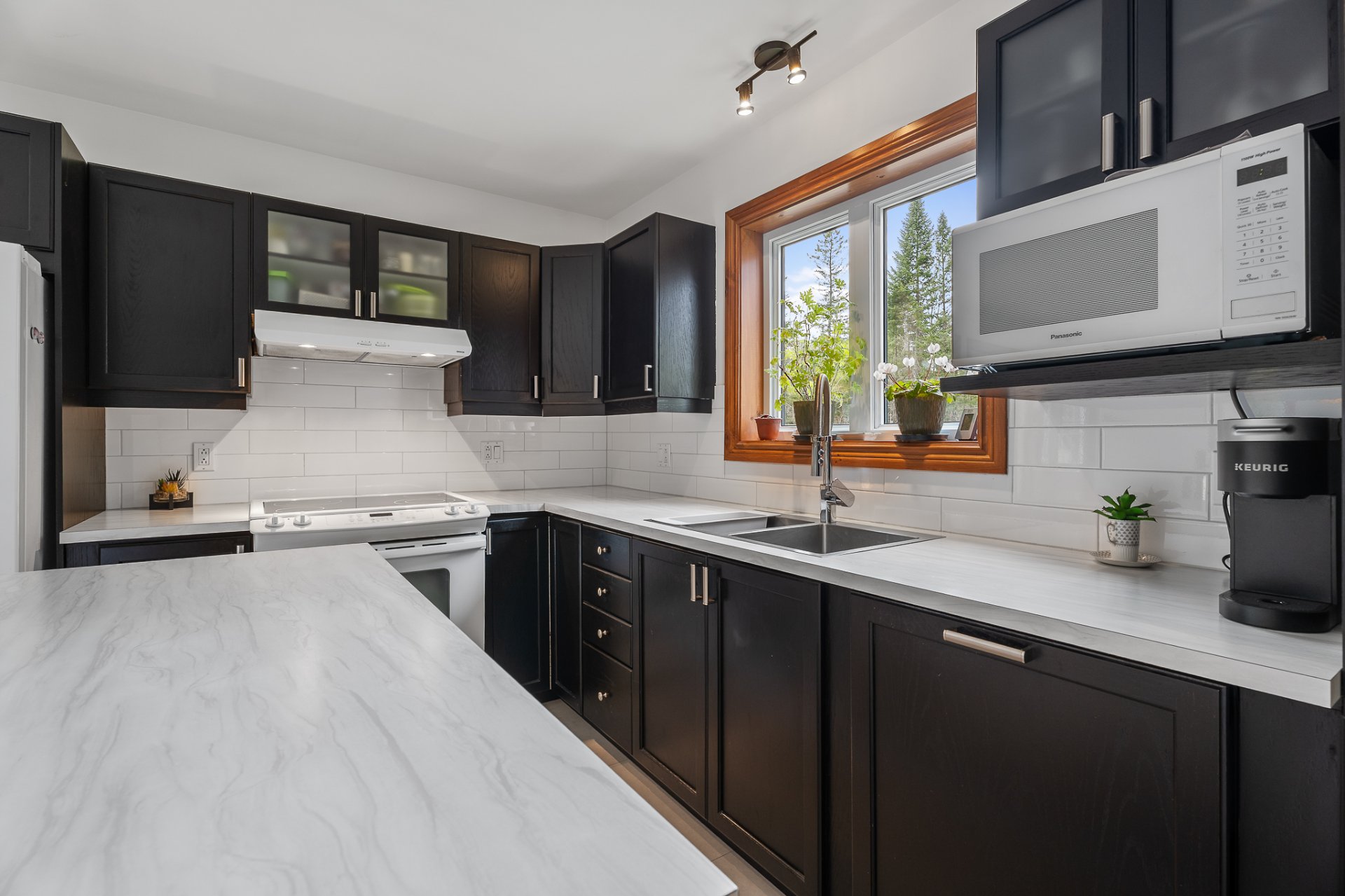 Photo - Kitchen
