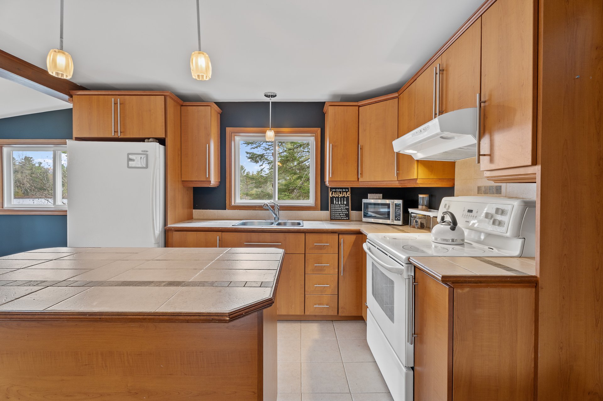 Photo - Kitchen