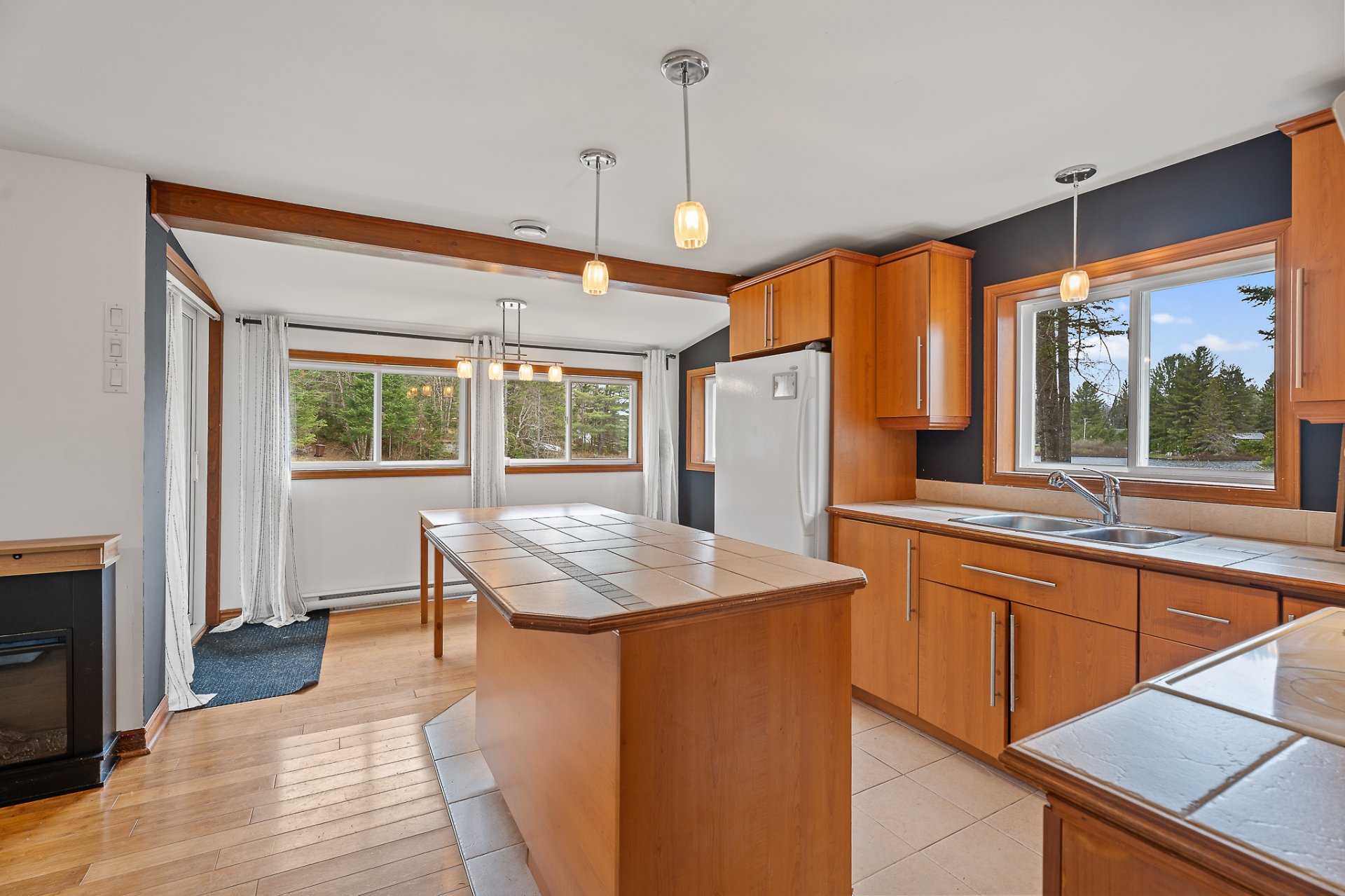 Photo - Kitchen