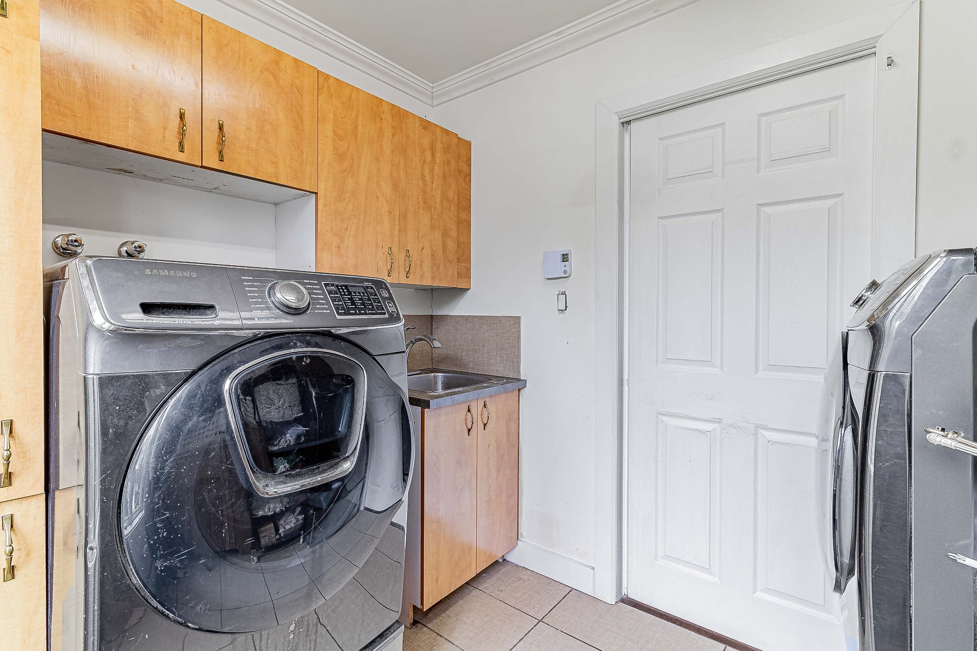 Photo - Laundry room