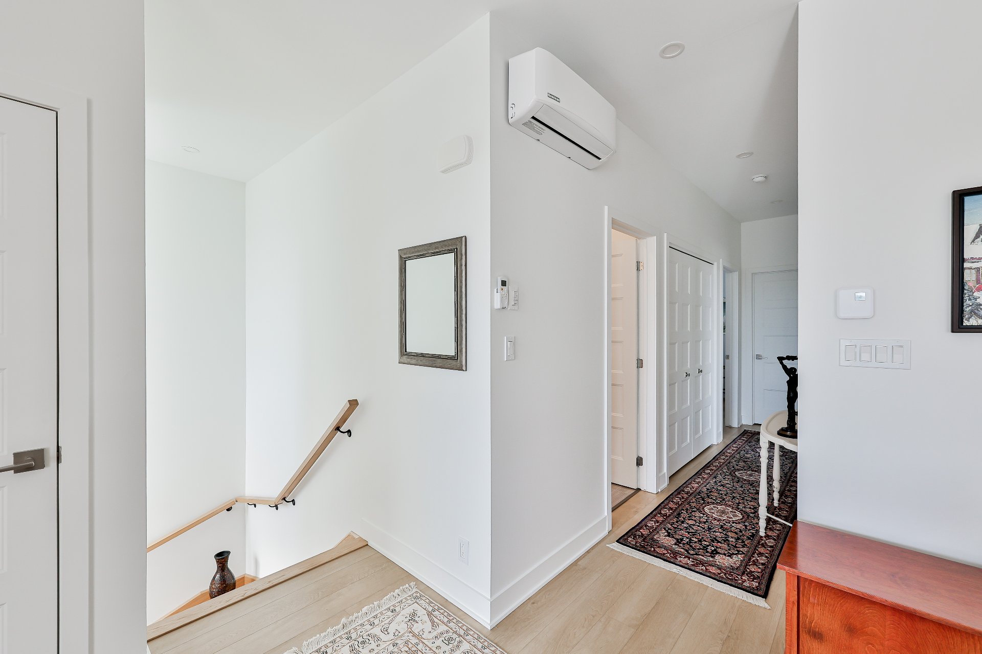 Photo - PASAGEWAY