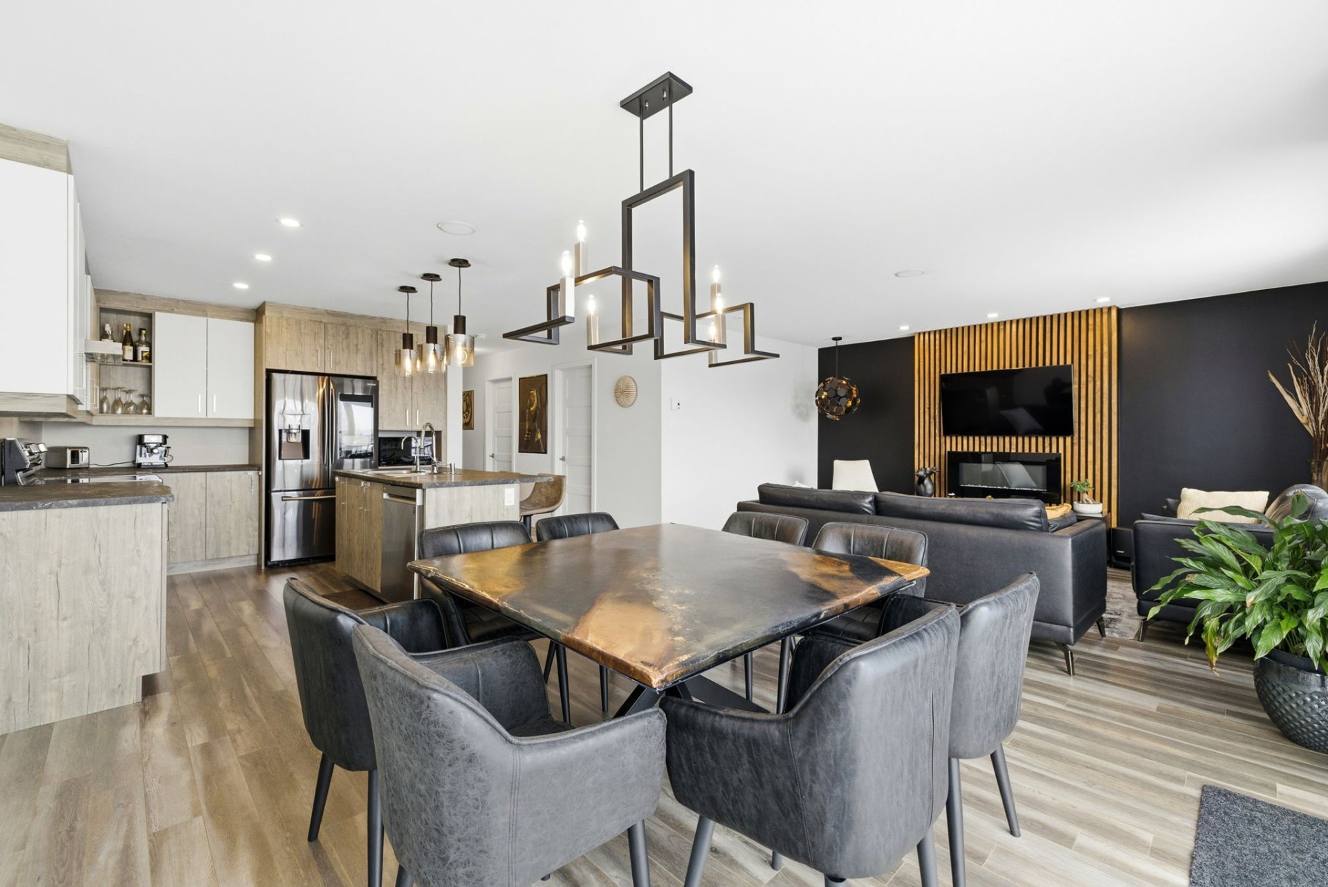 Photo - Overall View