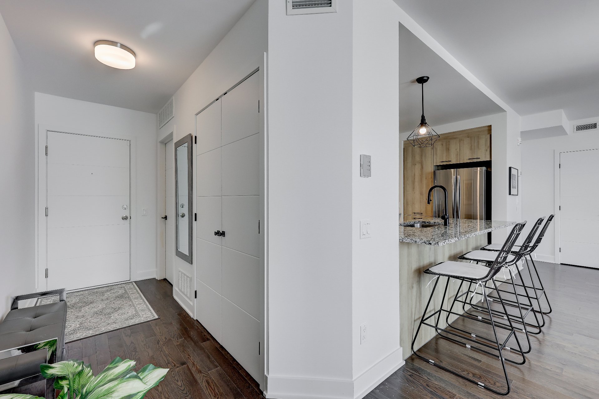 Photo - Hallway