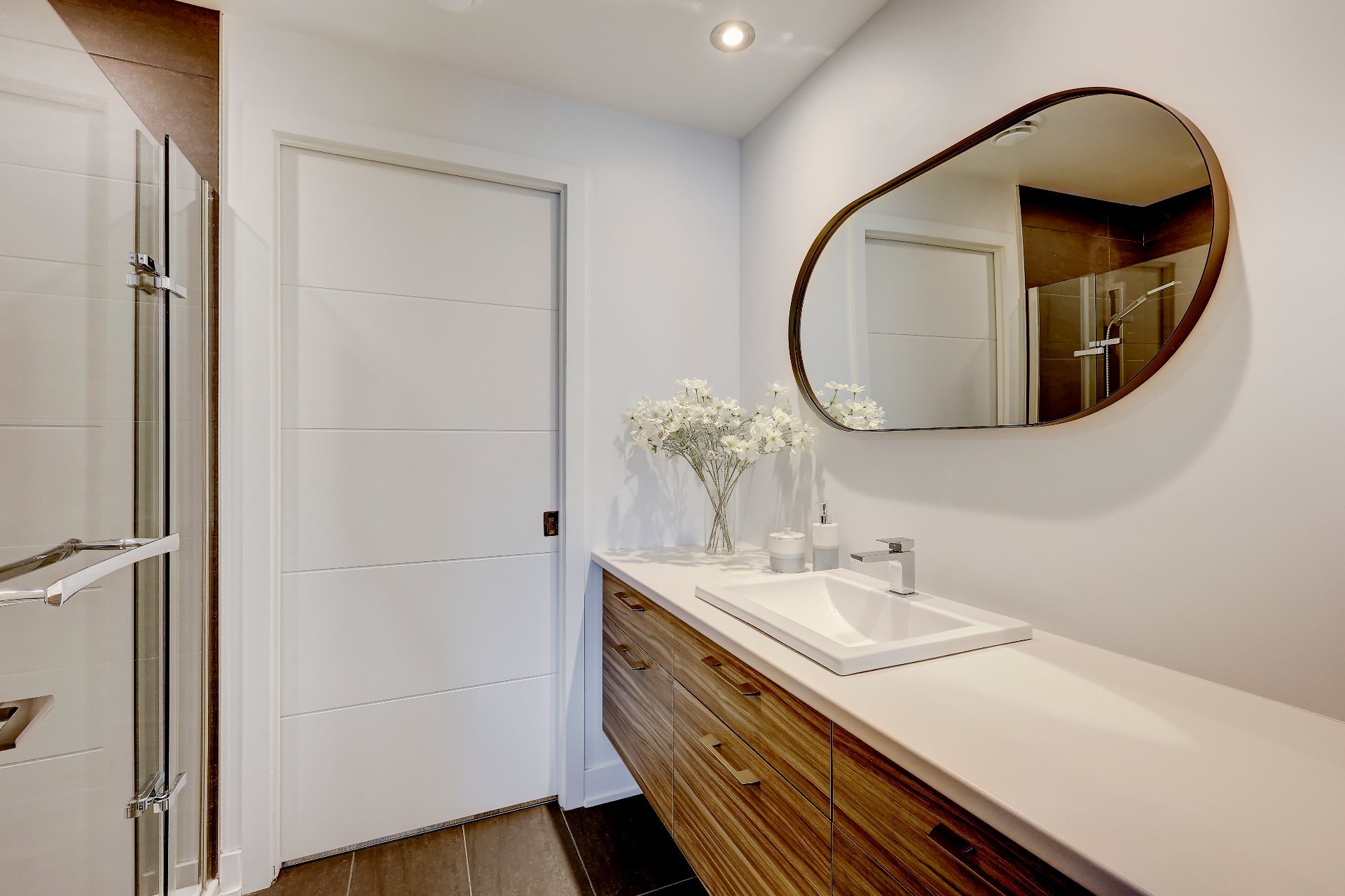Photo - Ensuite bathroom
