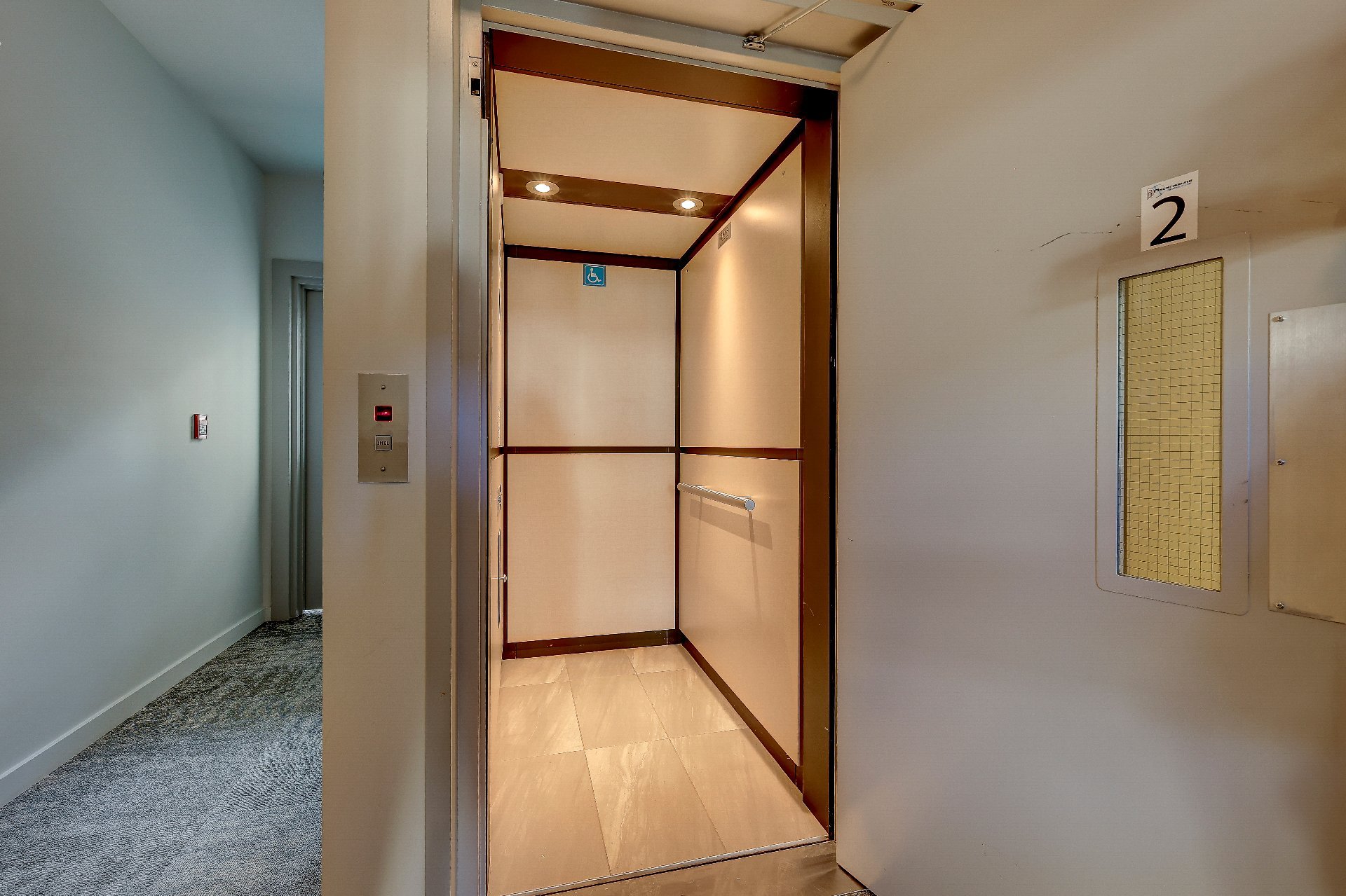Photo - Elevator