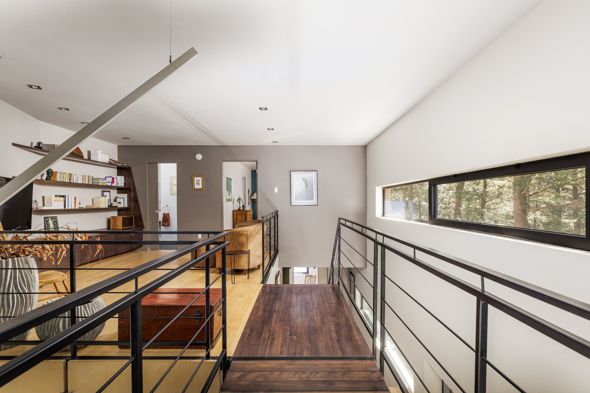 Photo - Mezzanine