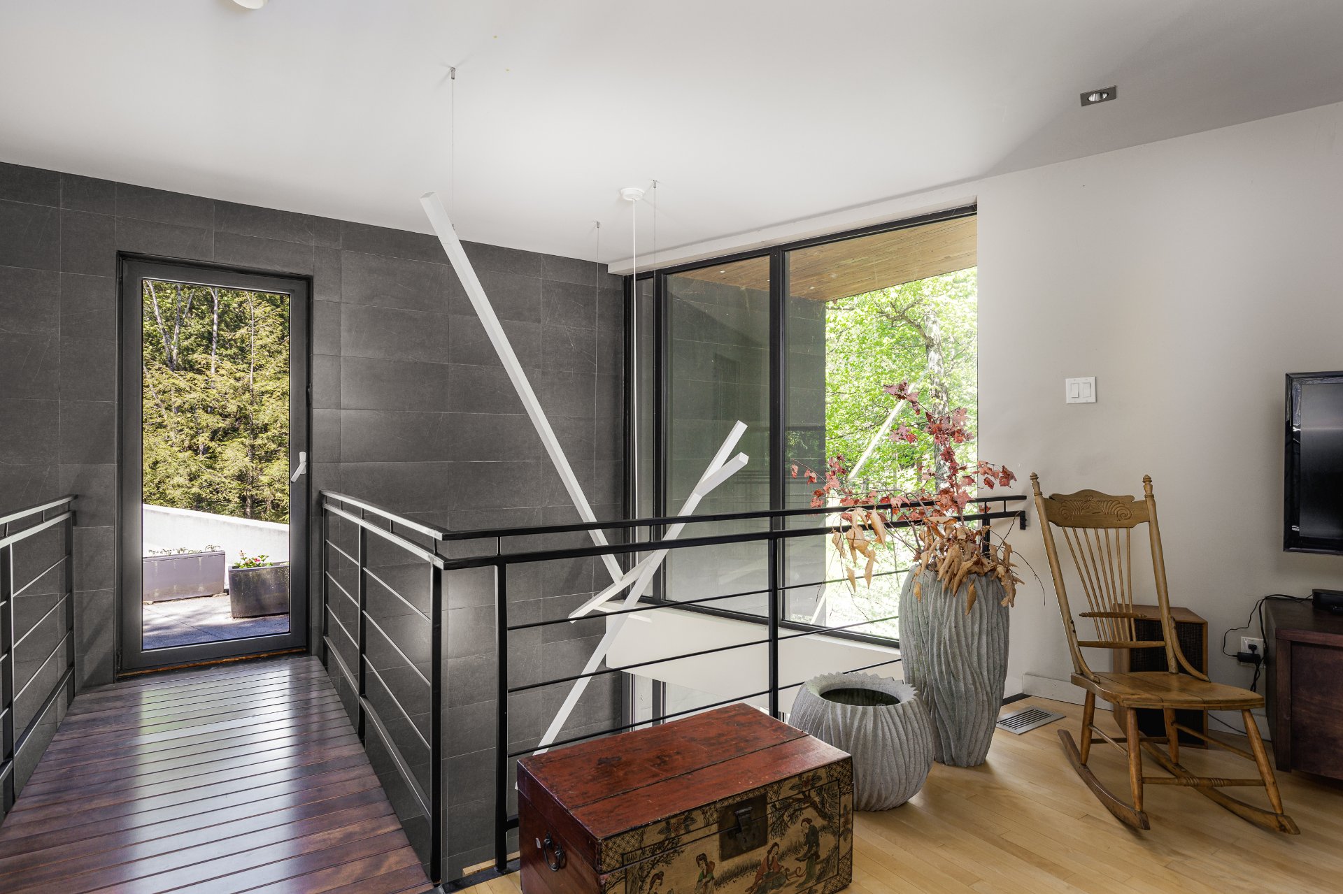 Photo - Mezzanine