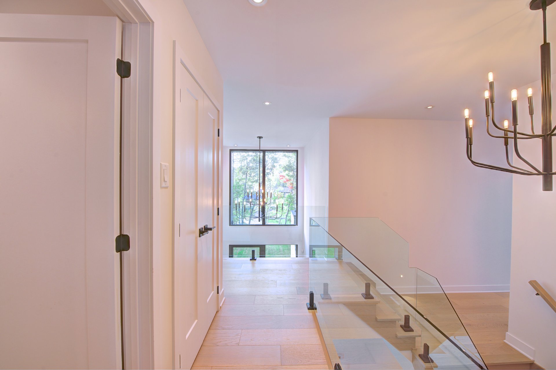 Photo - PASAGEWAY