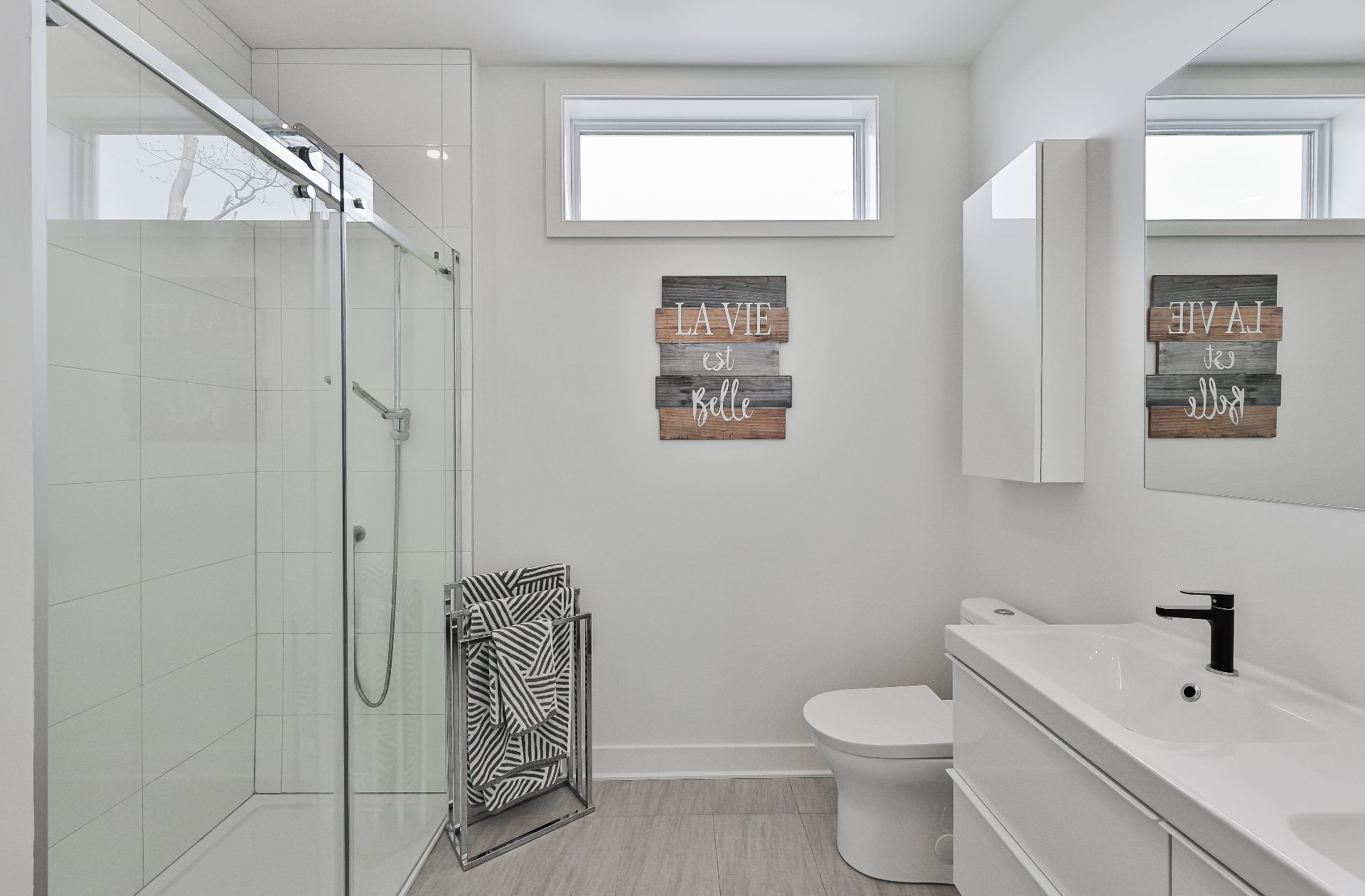 Photo - Salle de bains attenante à la CCP