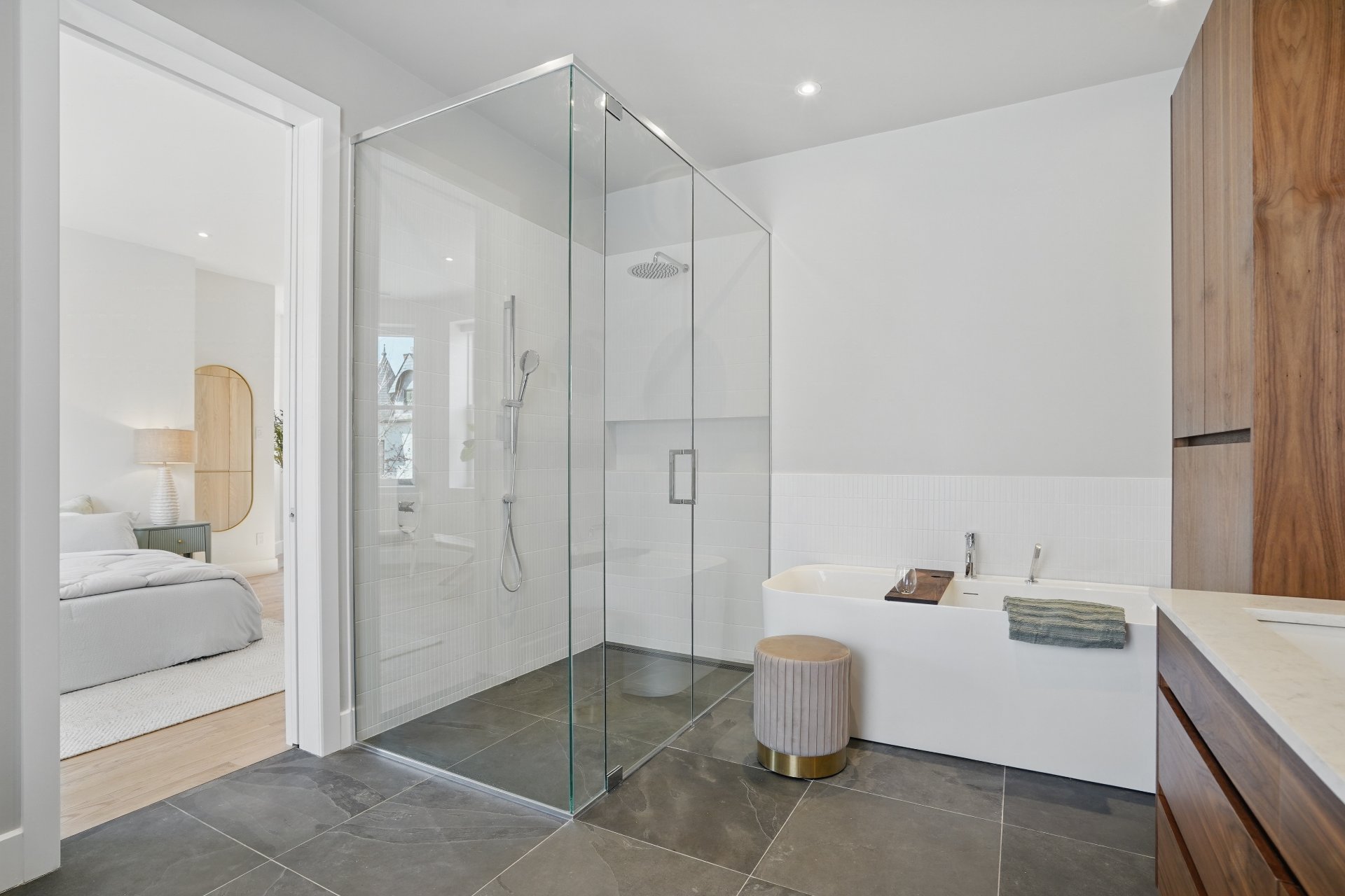 Salle de bains attenante à la CCP