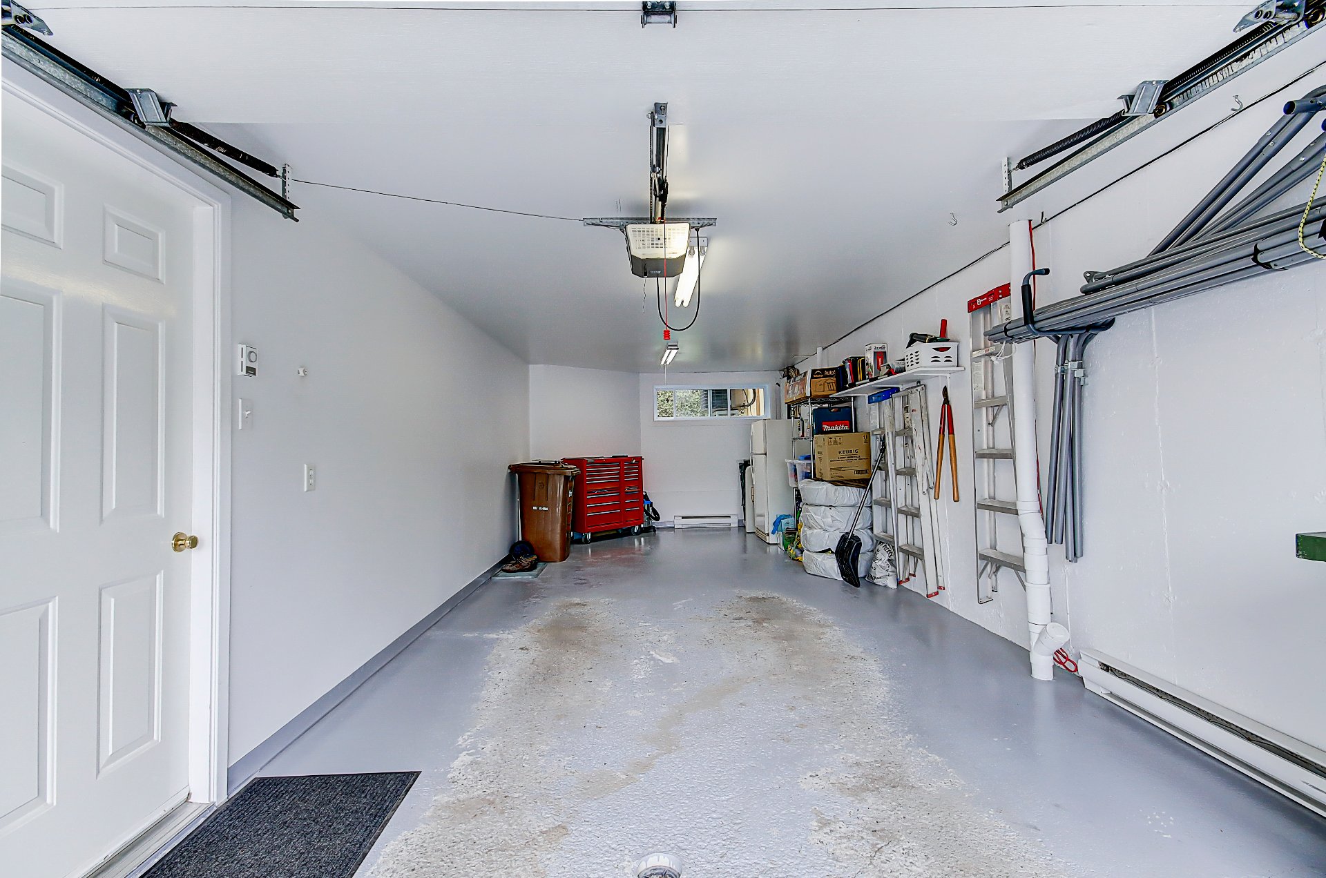 Photo - Garage