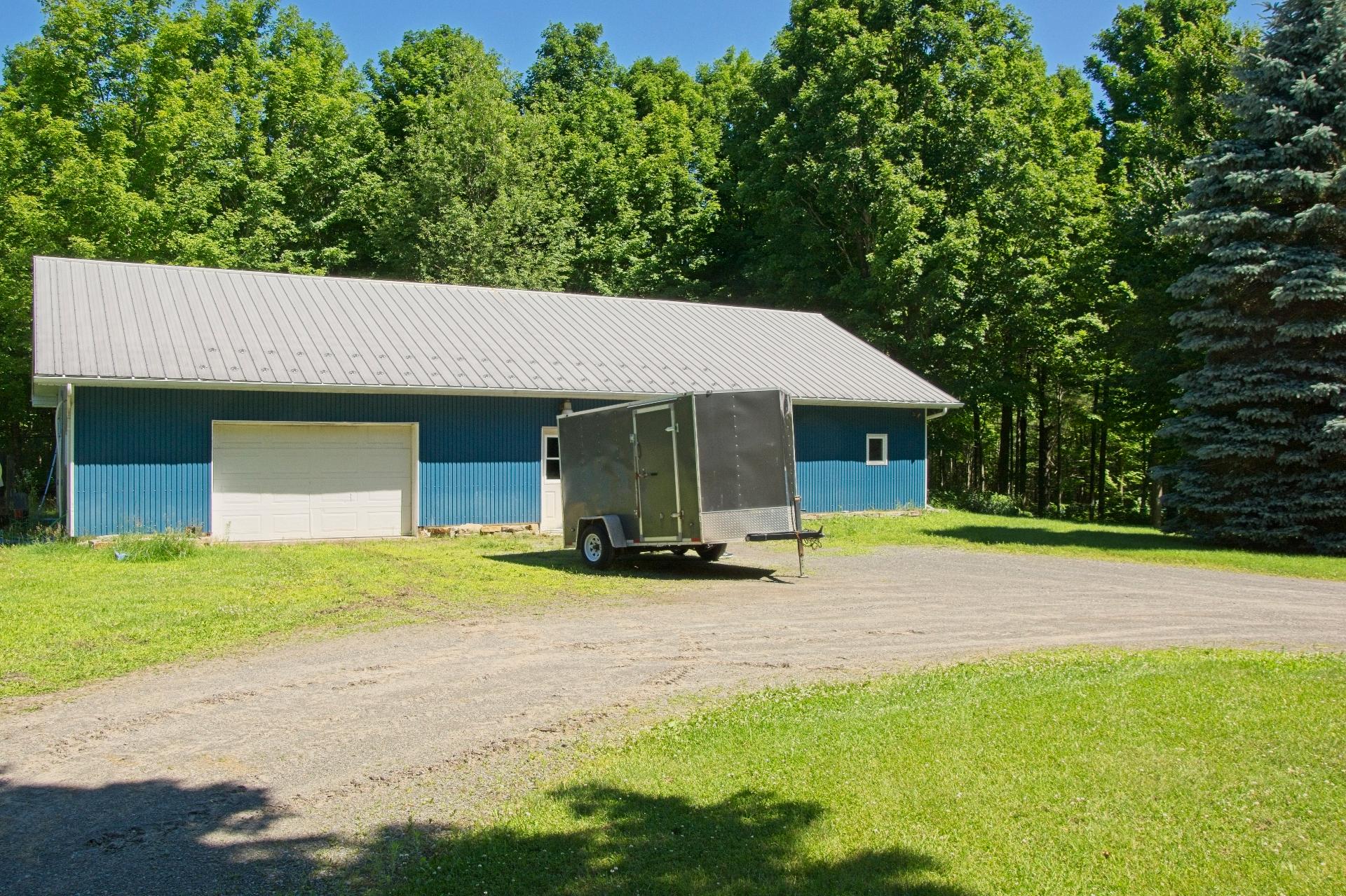 Photo - Garage