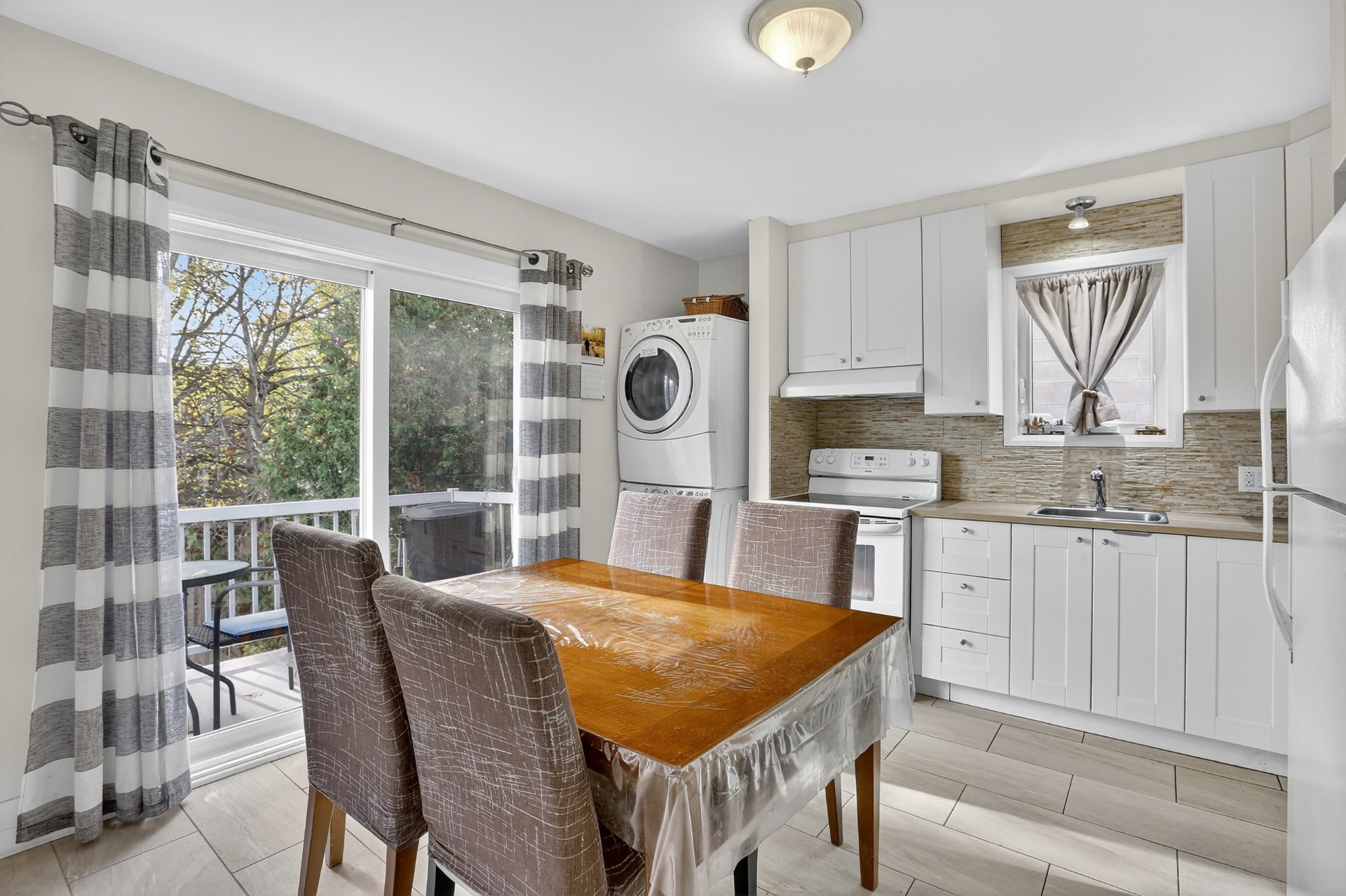 Photo - Salle à manger