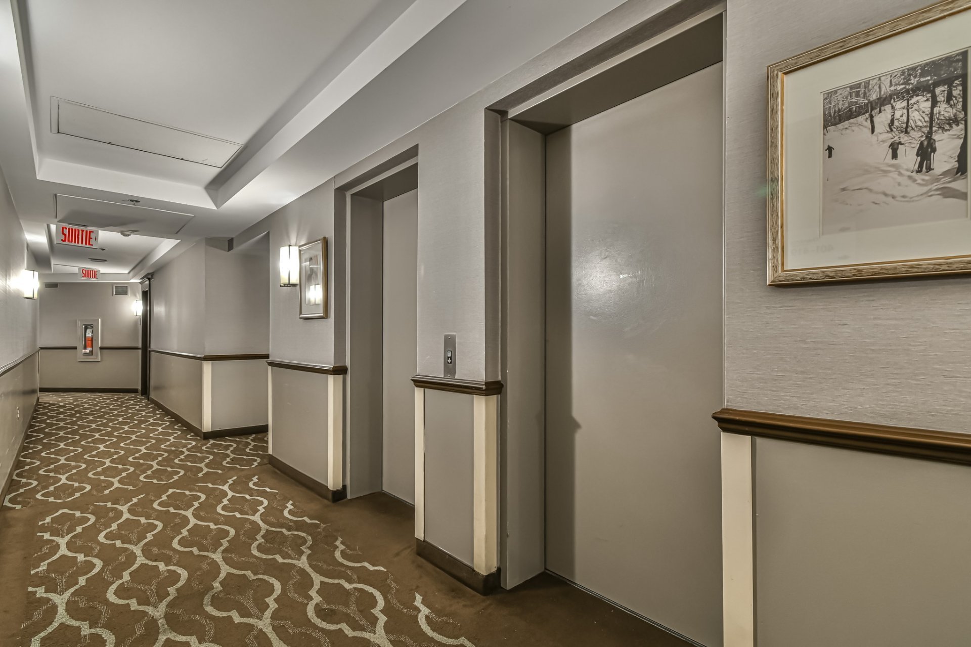 Photo - PASAGEWAY