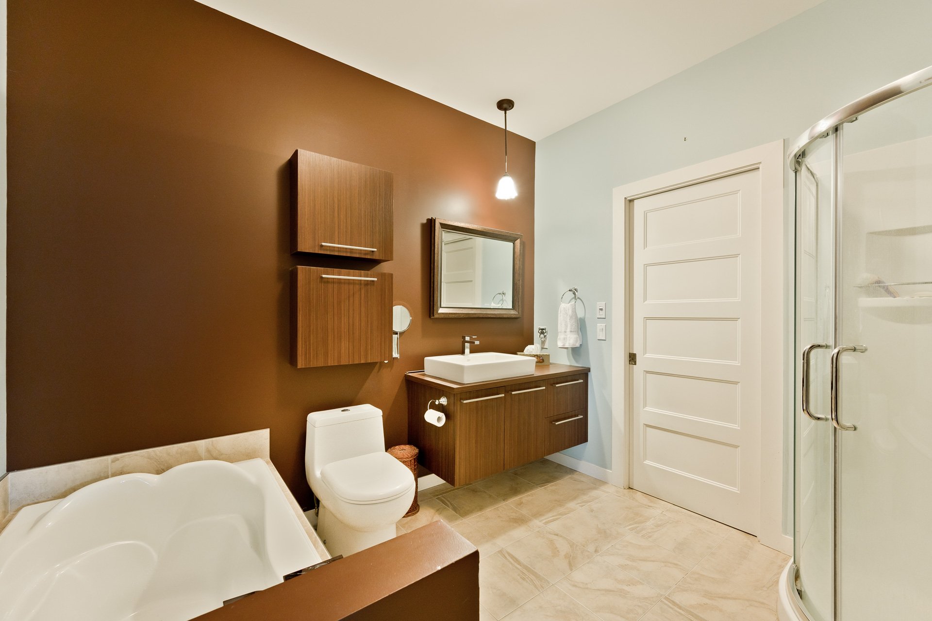 Ensuite bathroom