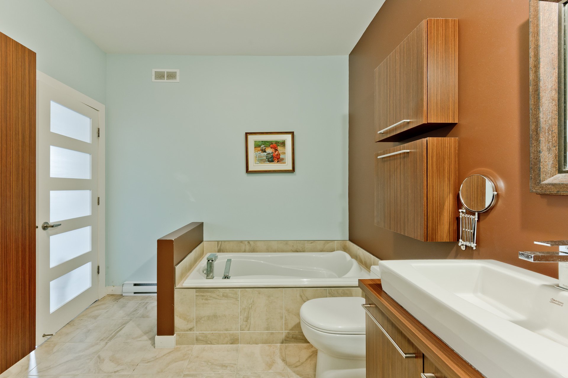 Ensuite bathroom