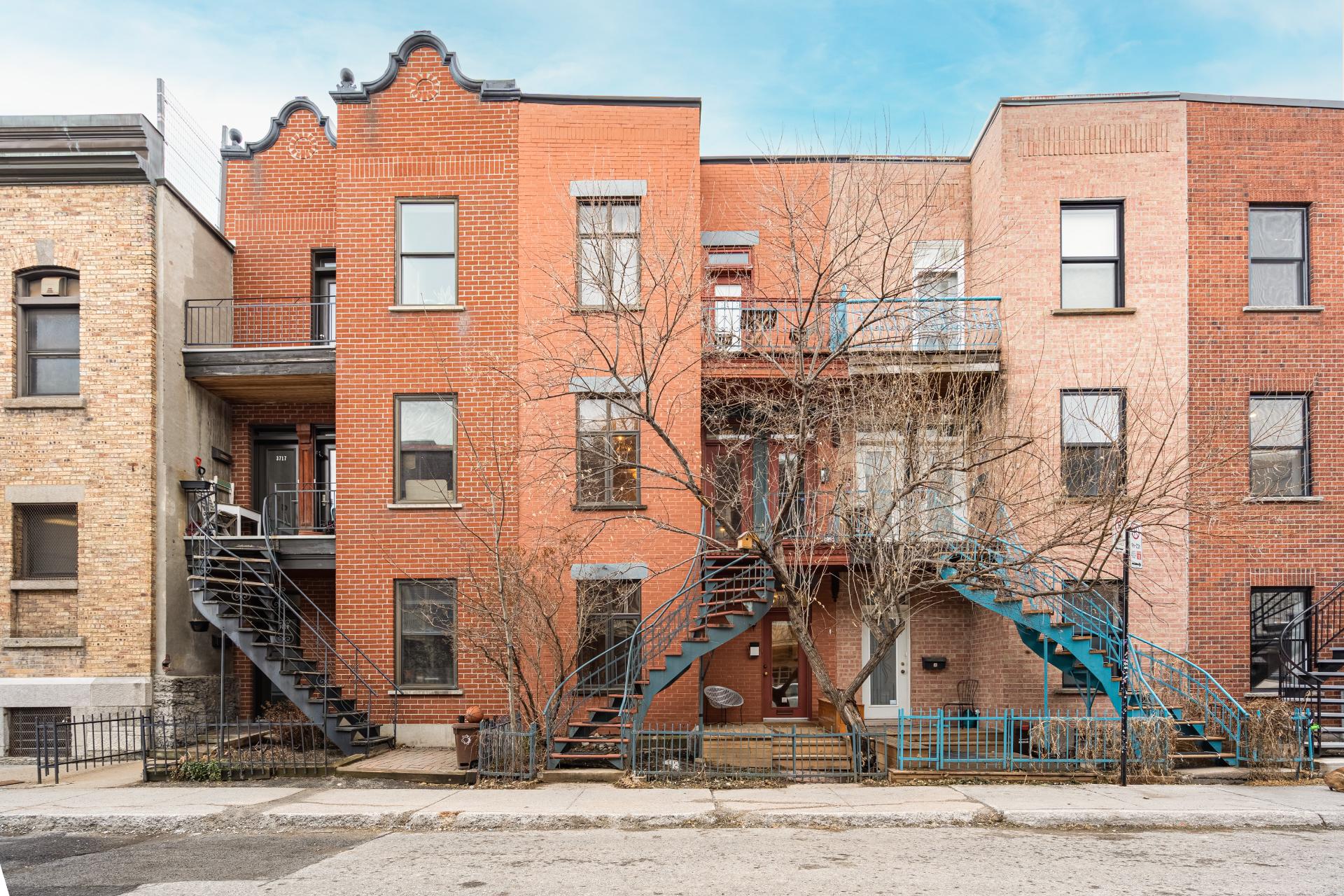 Photo - Frontage
