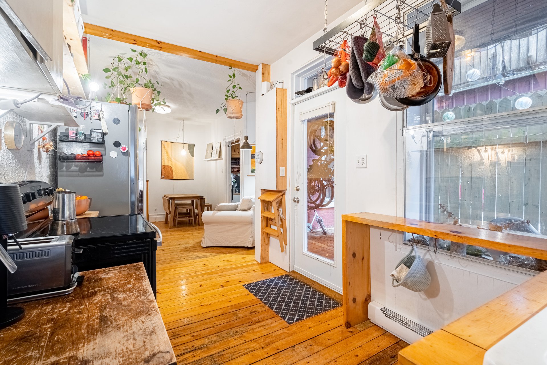 Photo - Kitchen