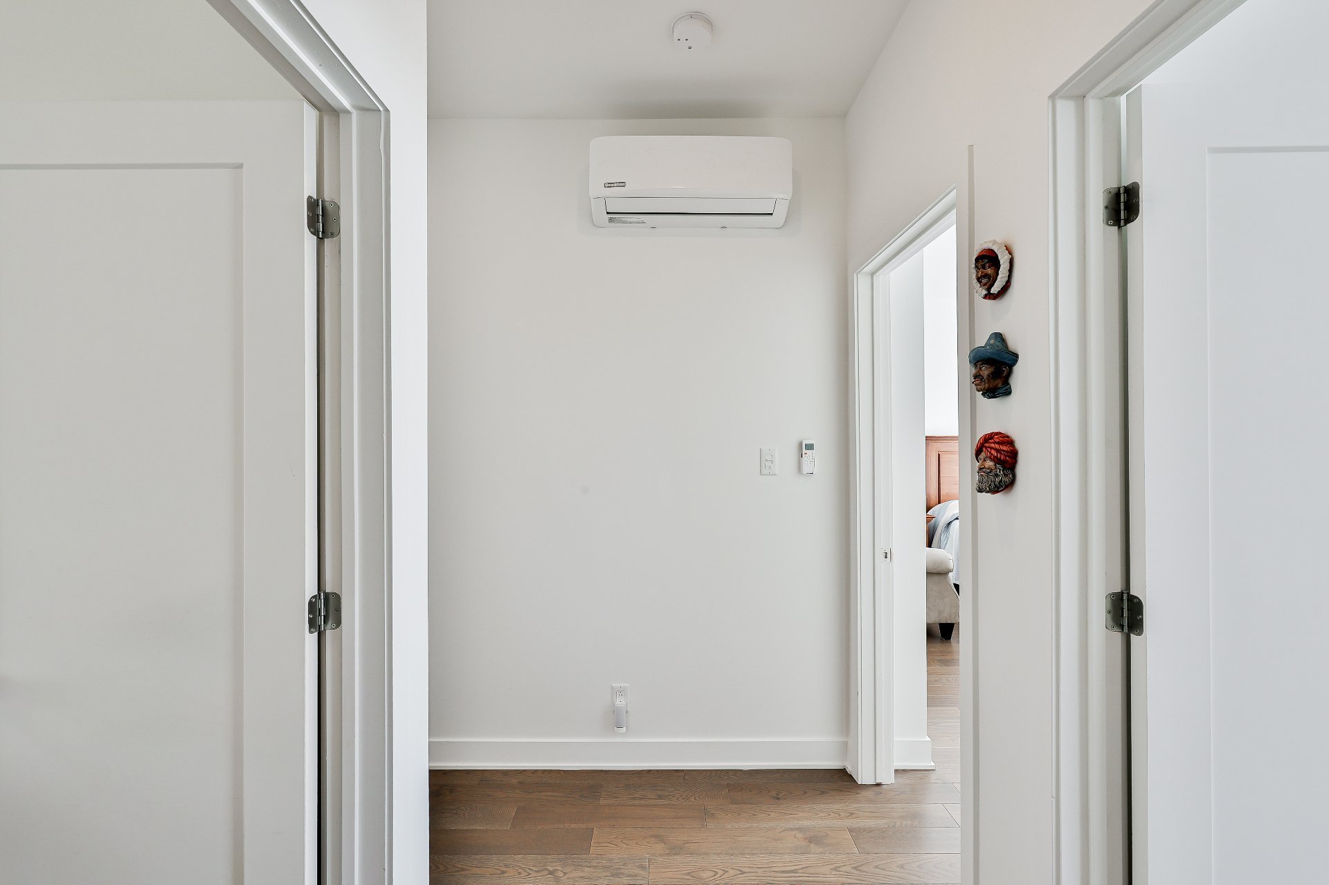 Photo - PASAGEWAY