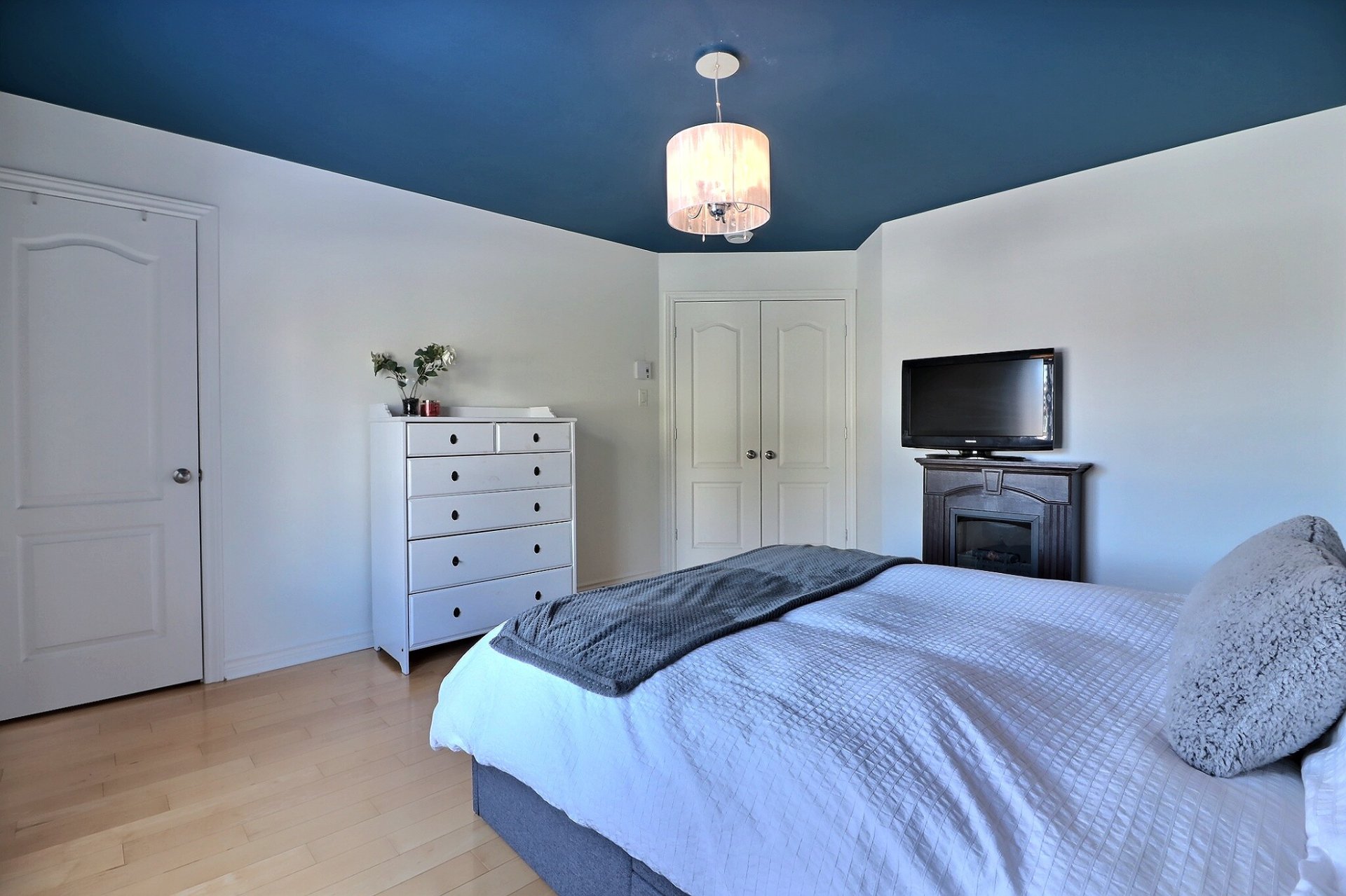 Photo - Primary bedroom