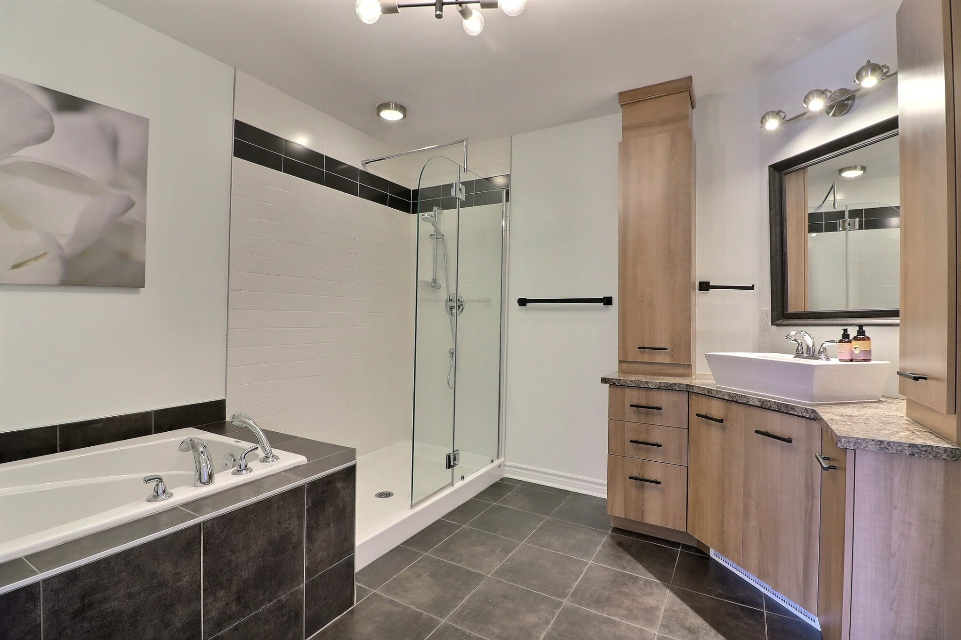 Photo - Bathroom