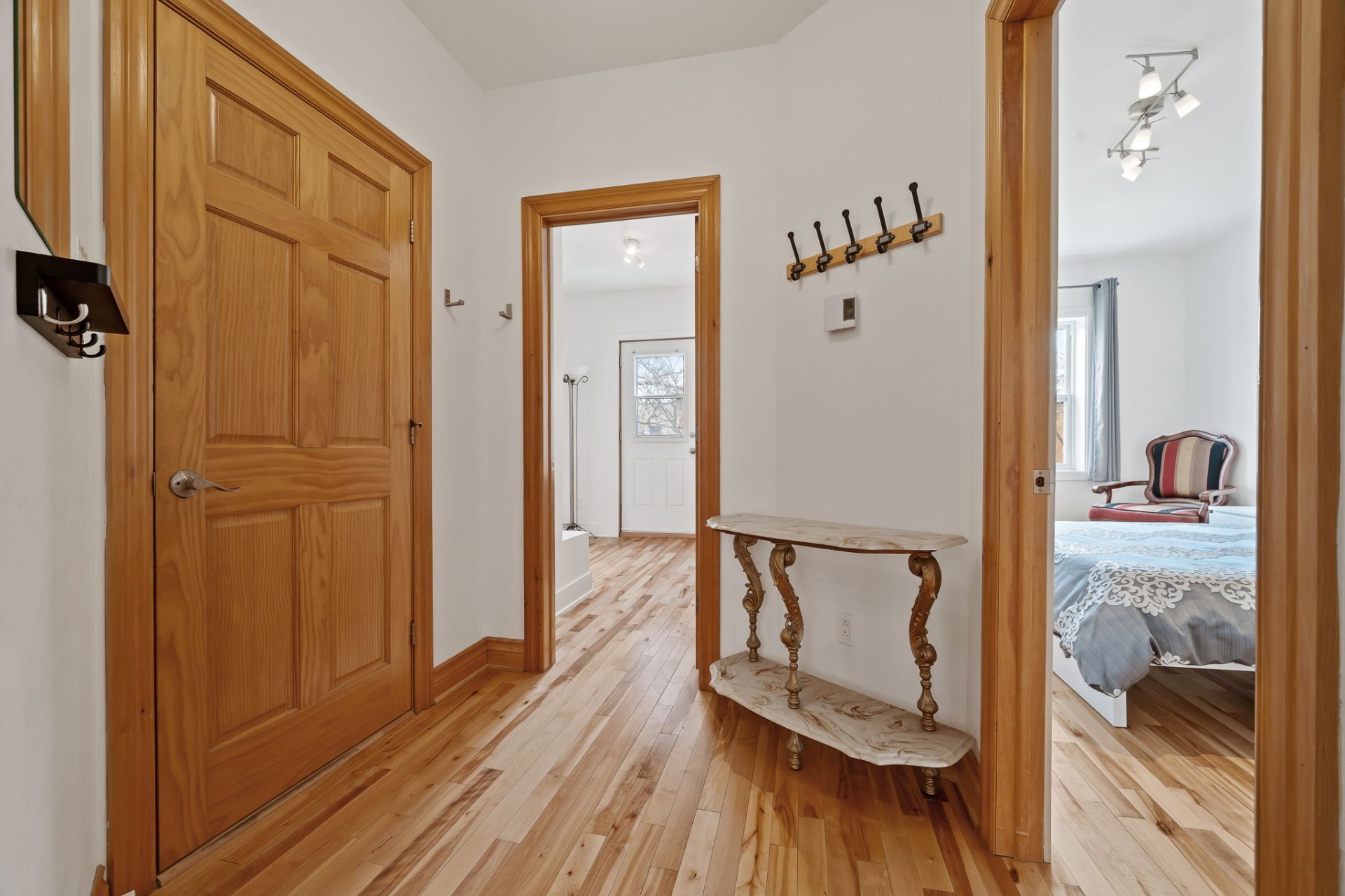 Photo - PASAGEWAY