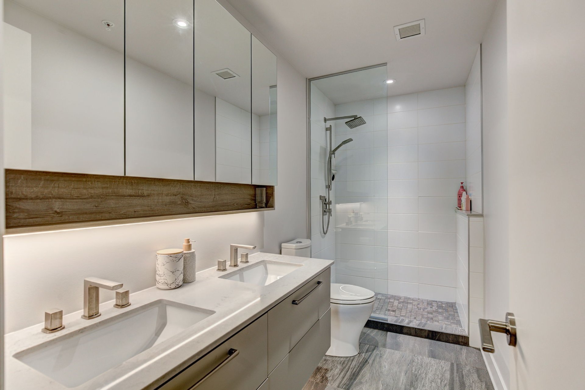 Ensuite bathroom