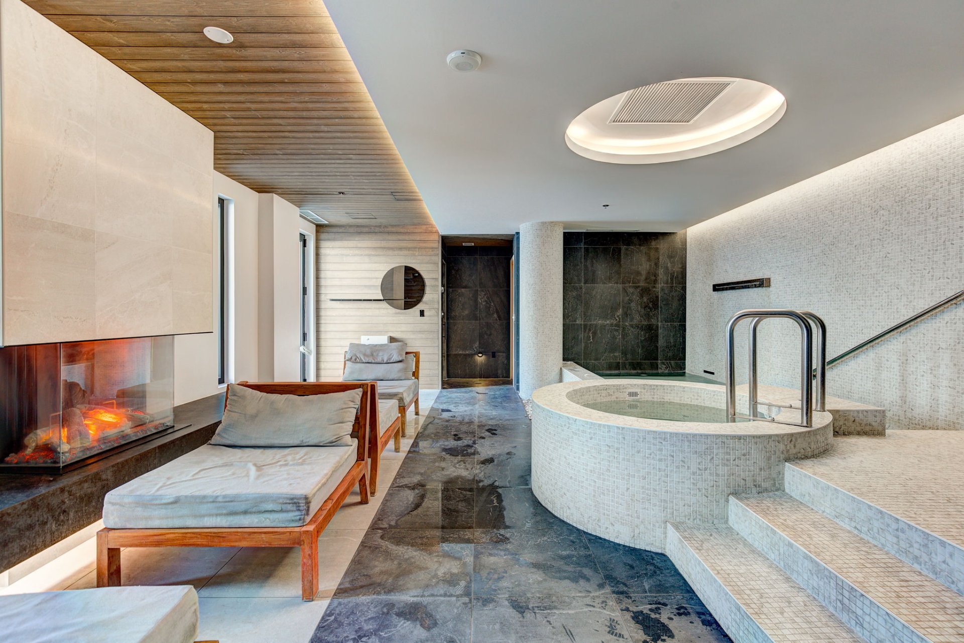 Hot tub