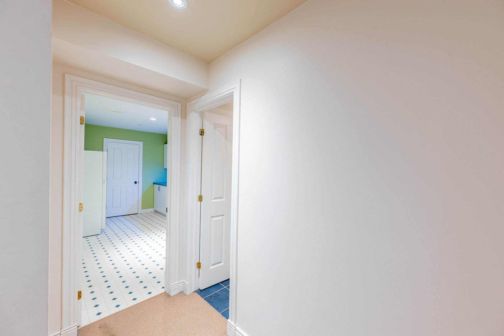 Photo - PASAGEWAY