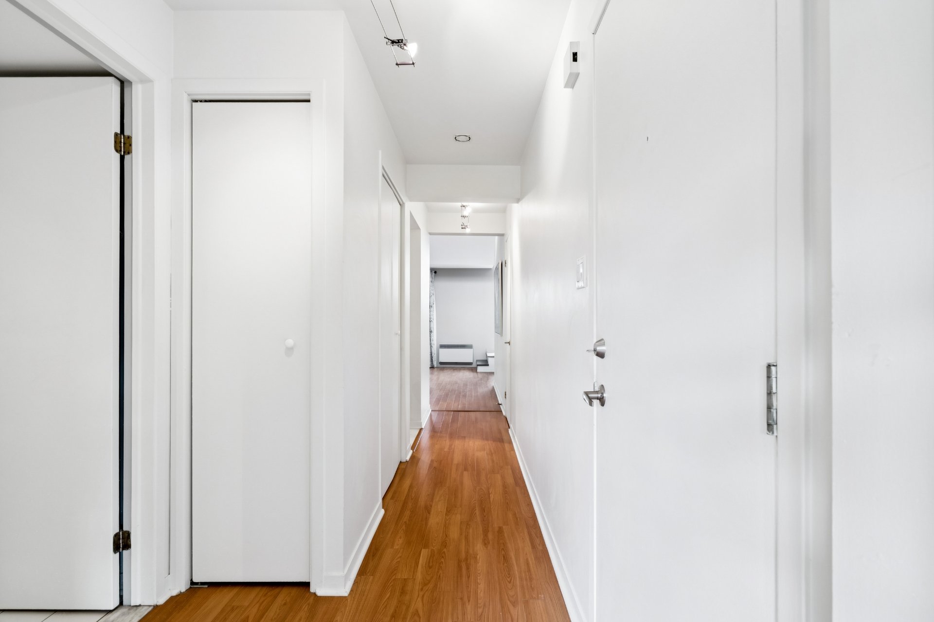 Photo - PASAGEWAY