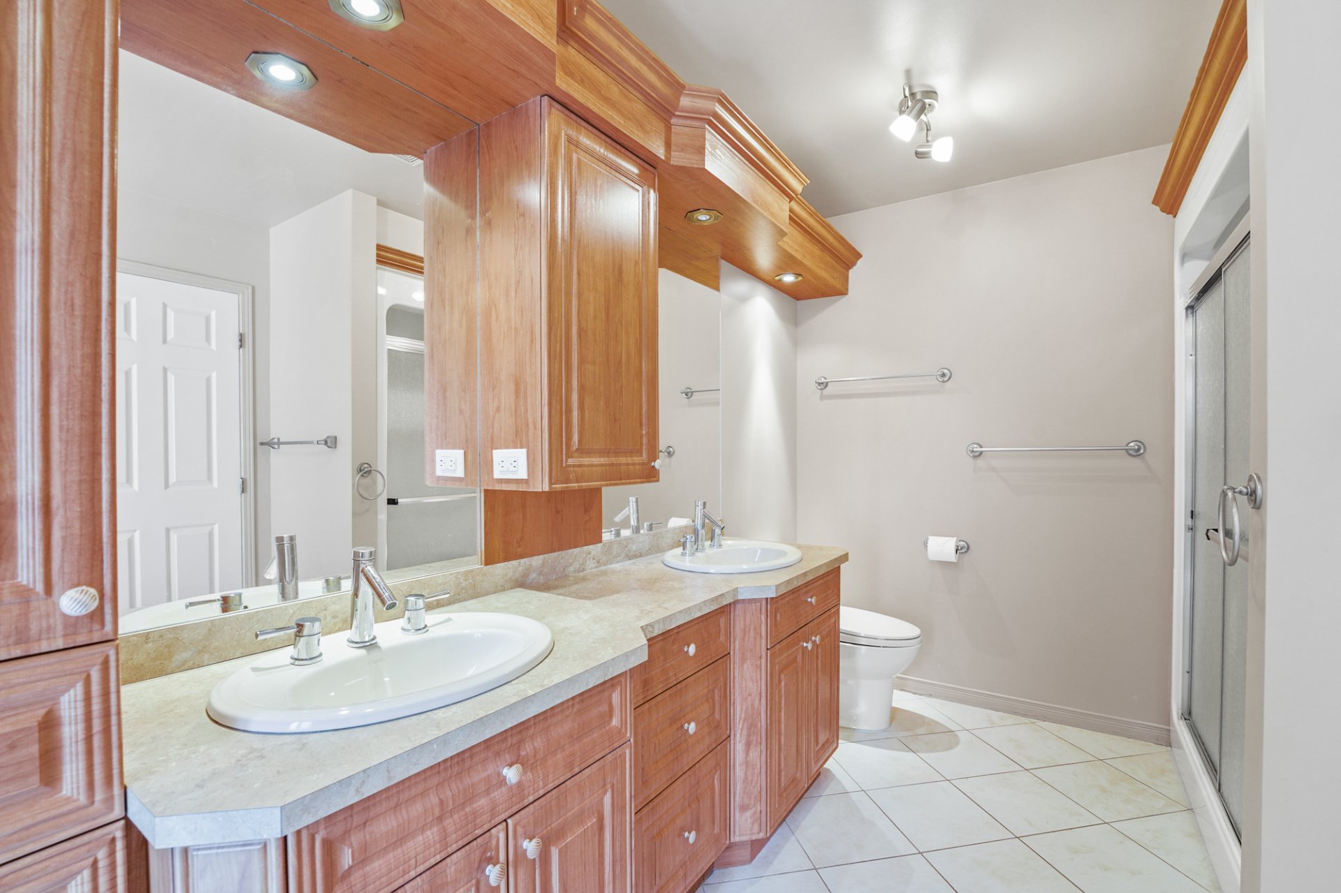 Salle de bains attenante à la CCP