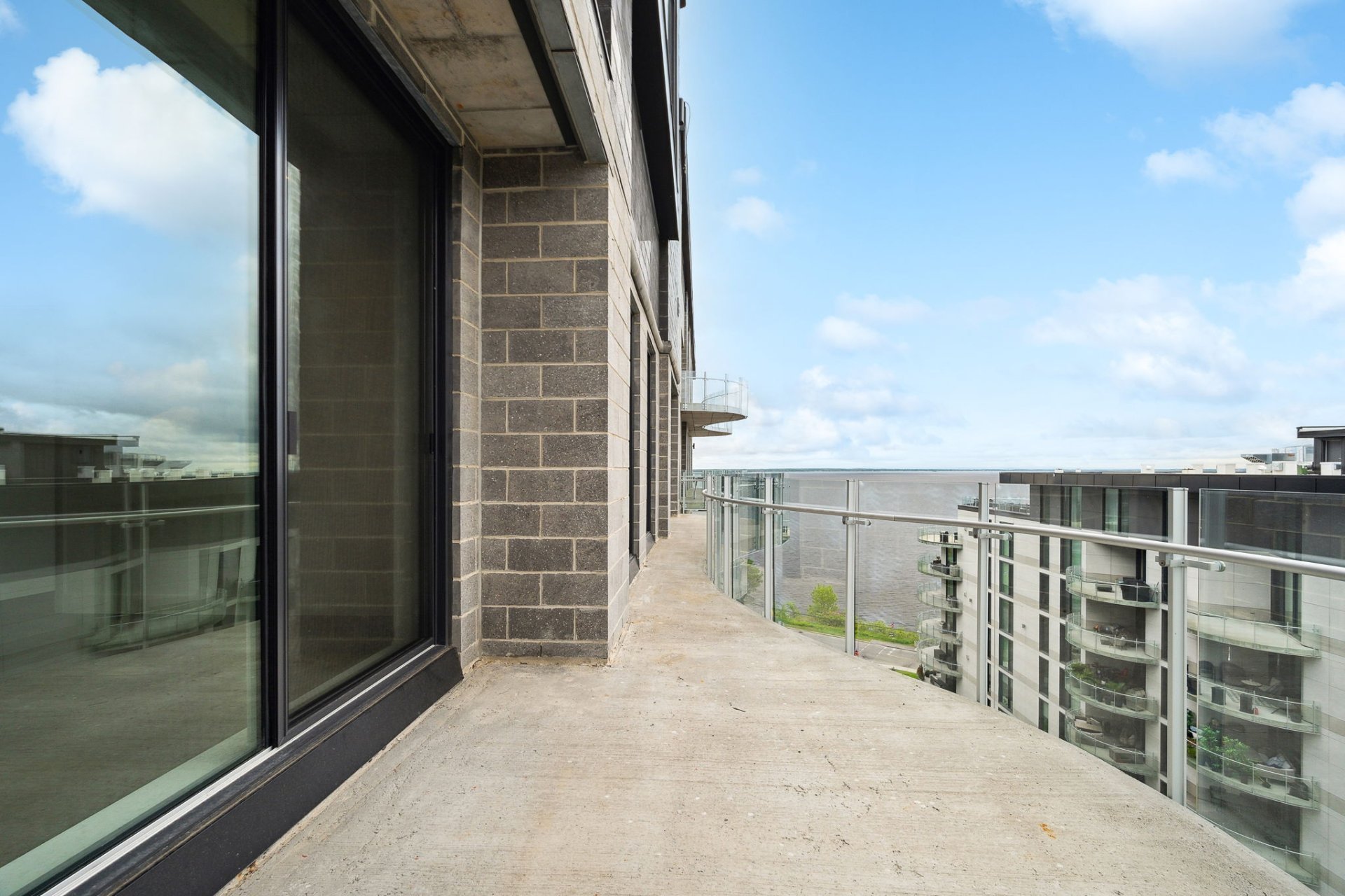 Photo - Balcony