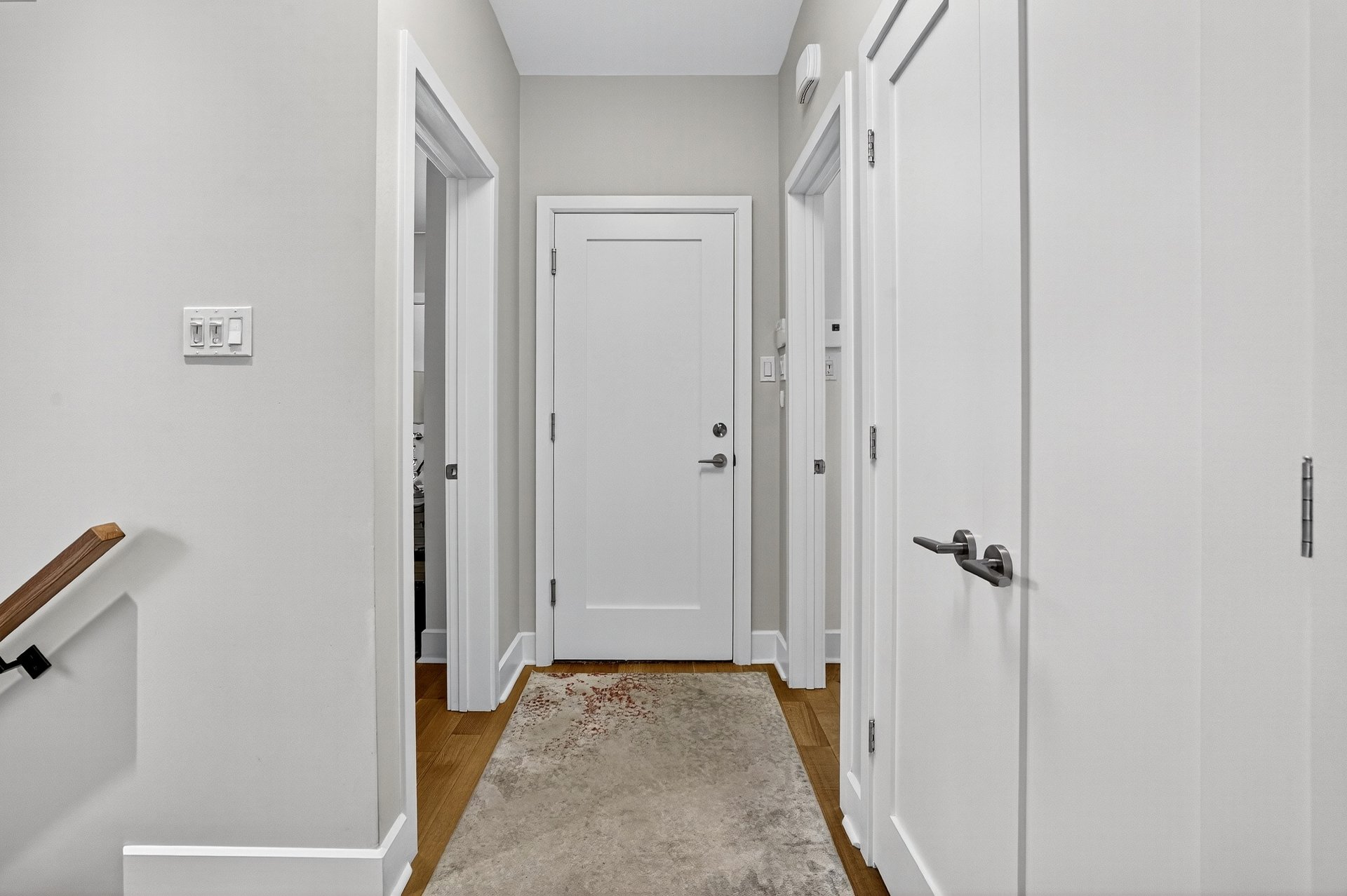 Photo - PASAGEWAY