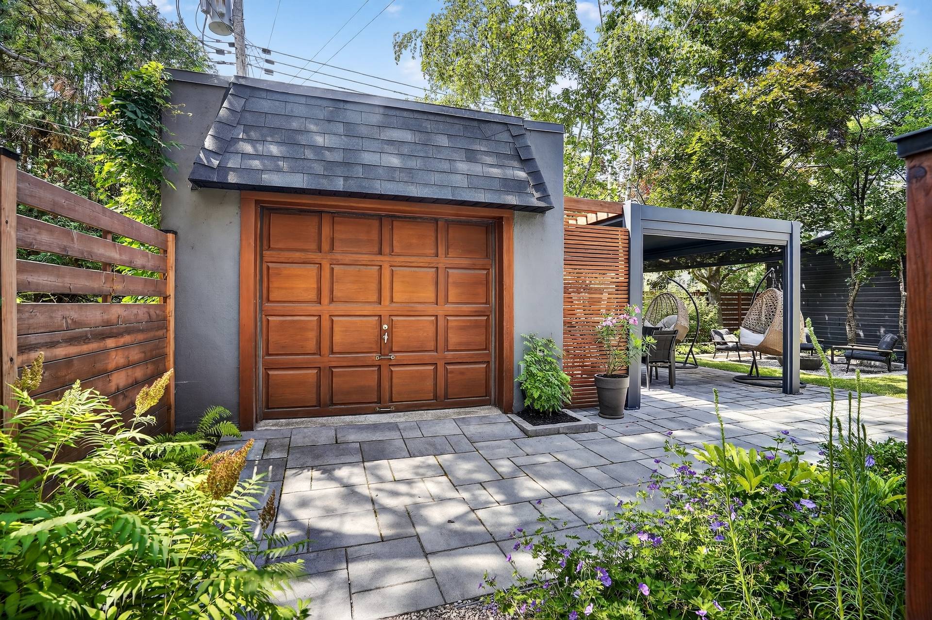 Photo - Garage