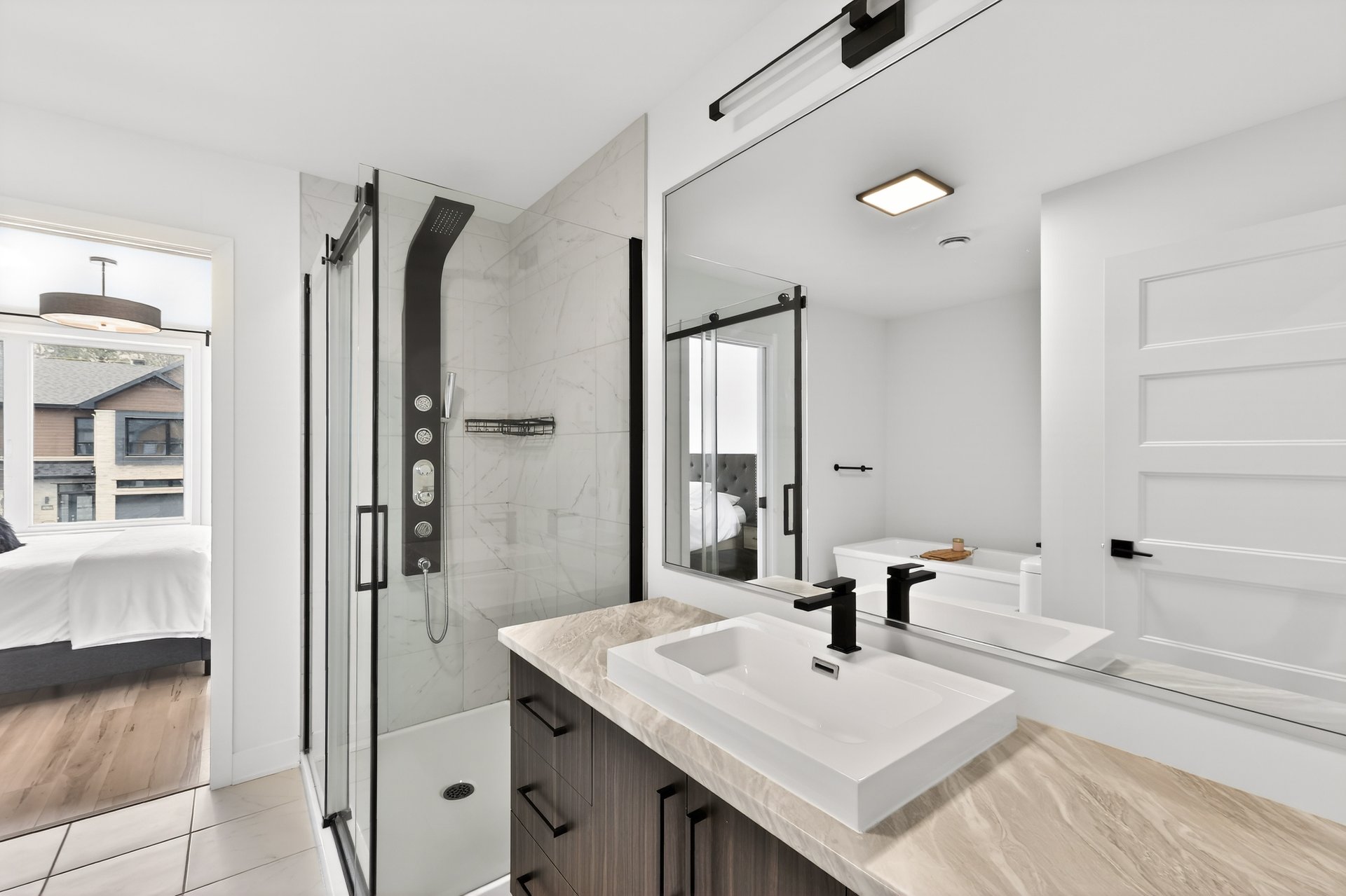 Photo - Ensuite bathroom