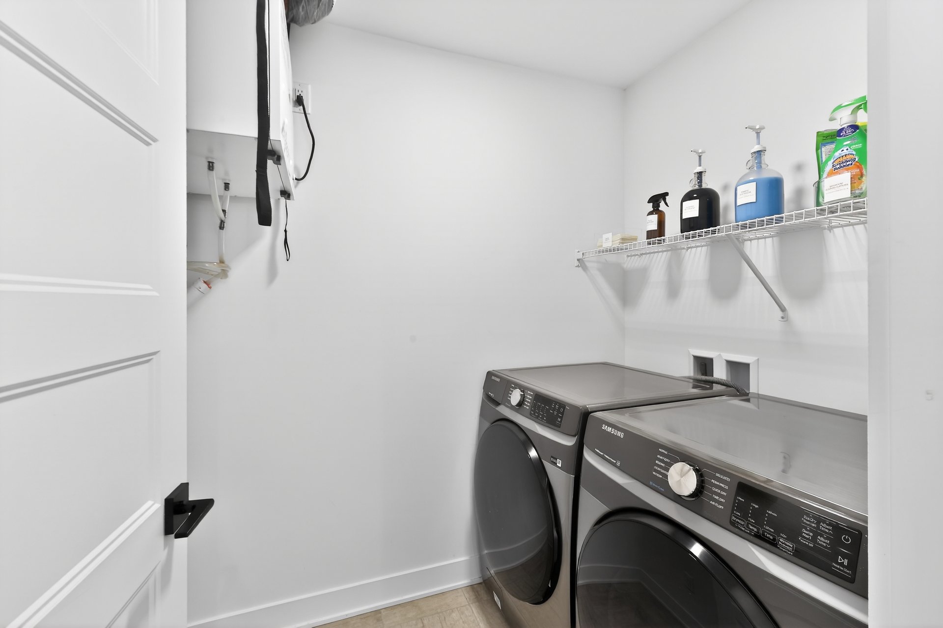 Photo - Laundry room