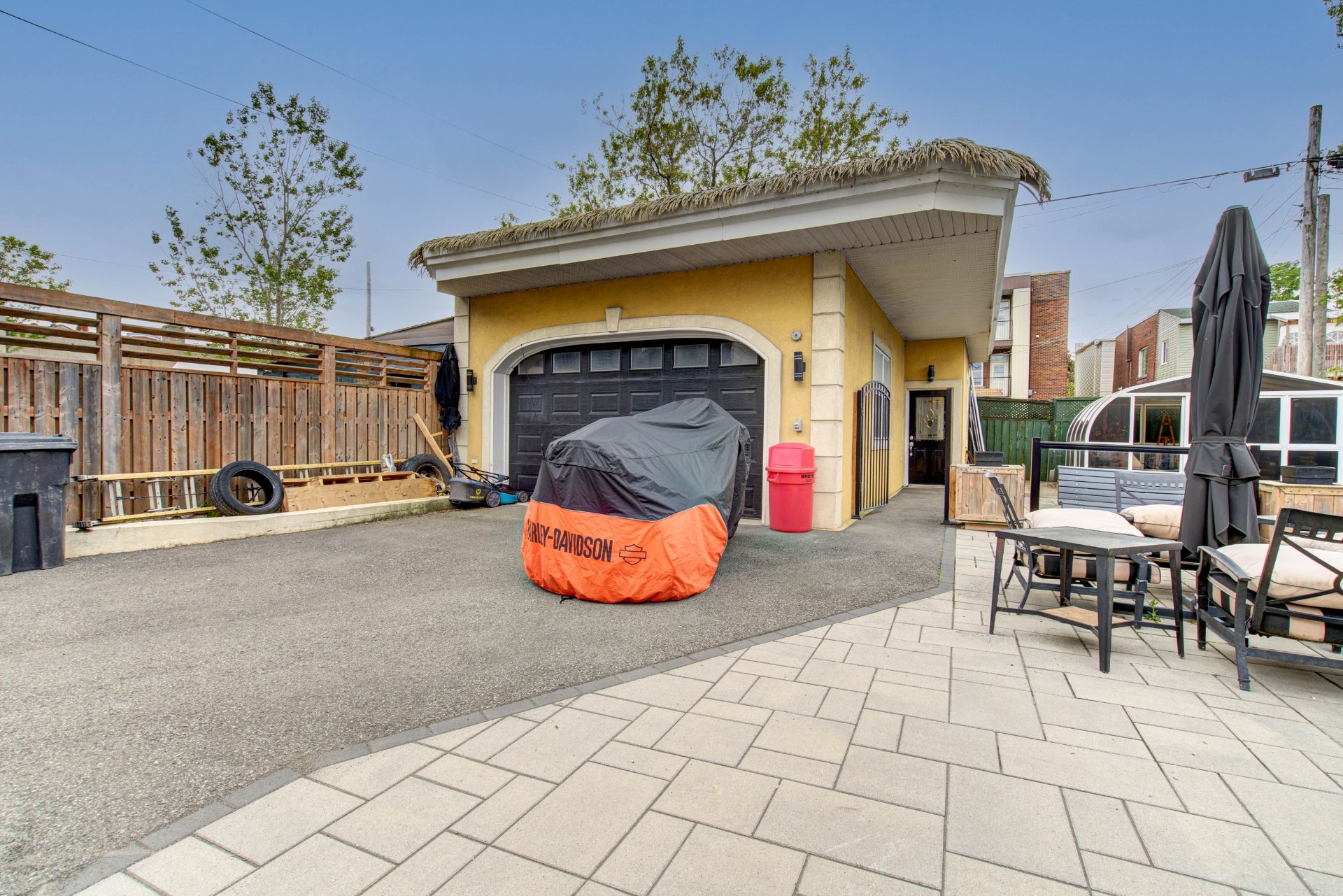 Garage