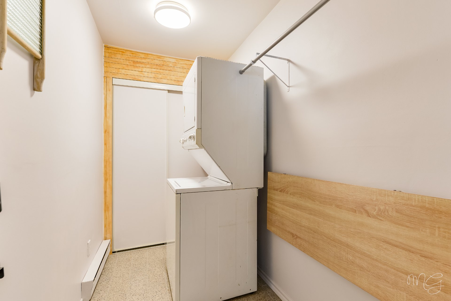 Photo - Laundry room