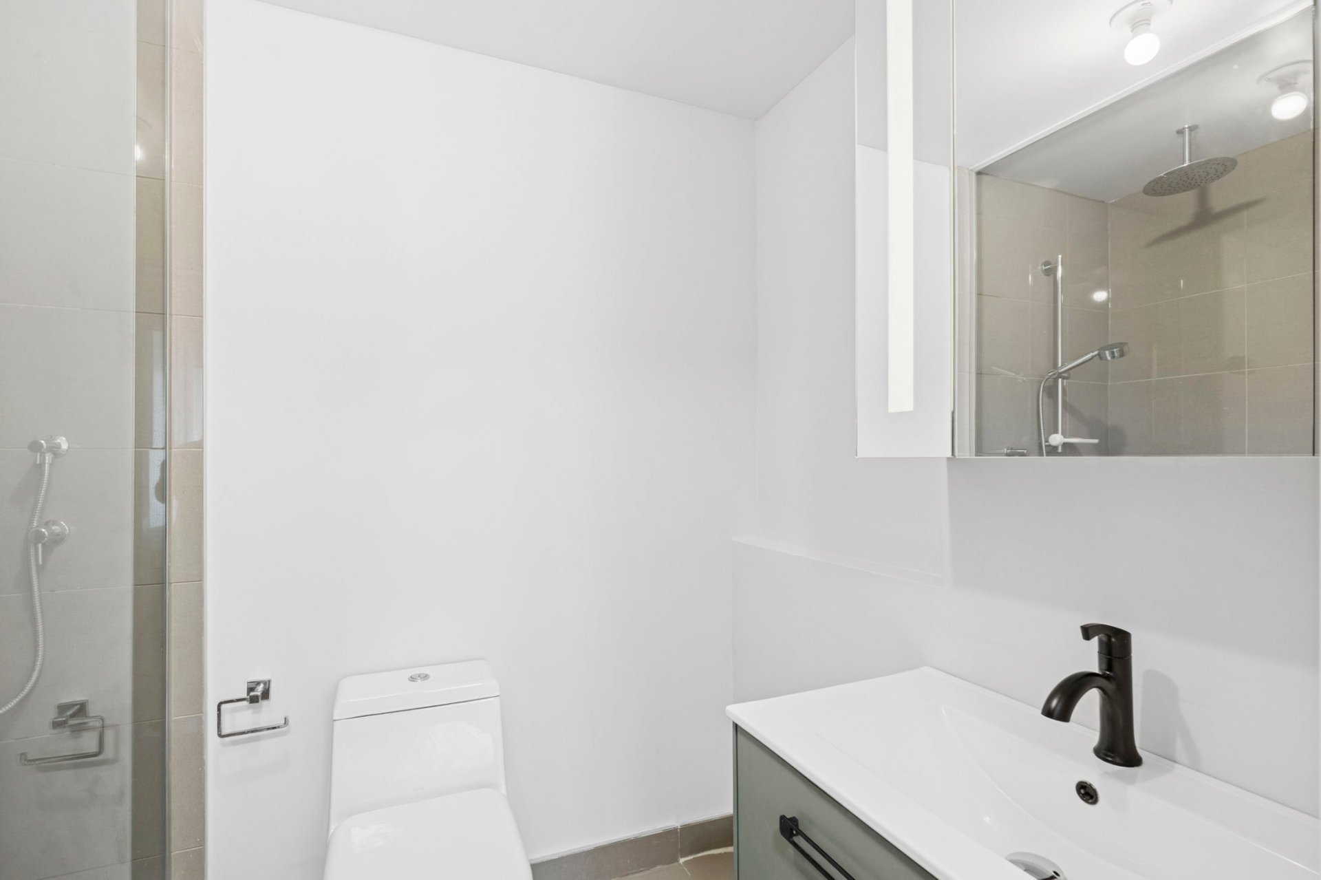 Salle de bains attenante à la CCP