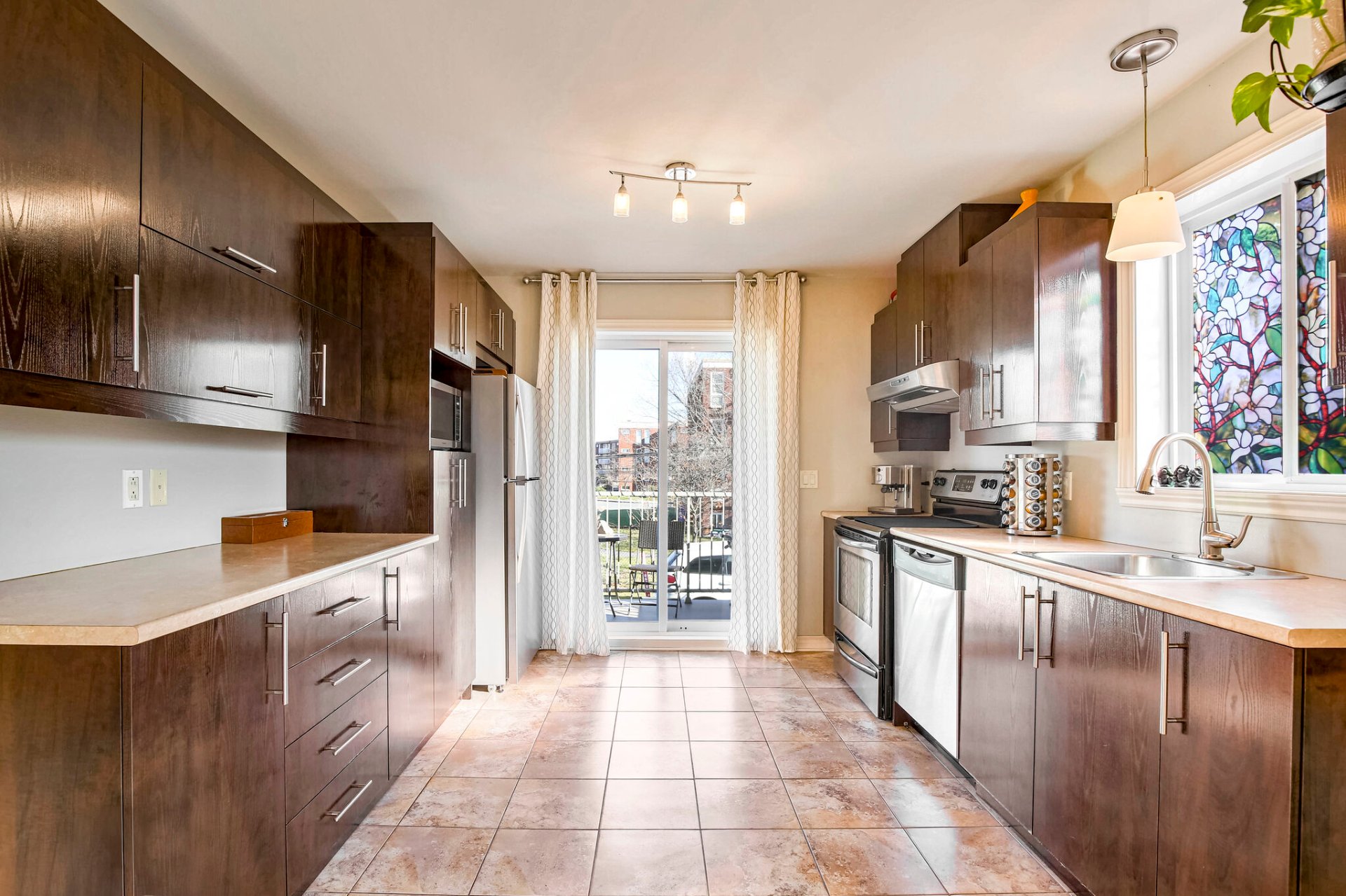 Photo - Kitchen