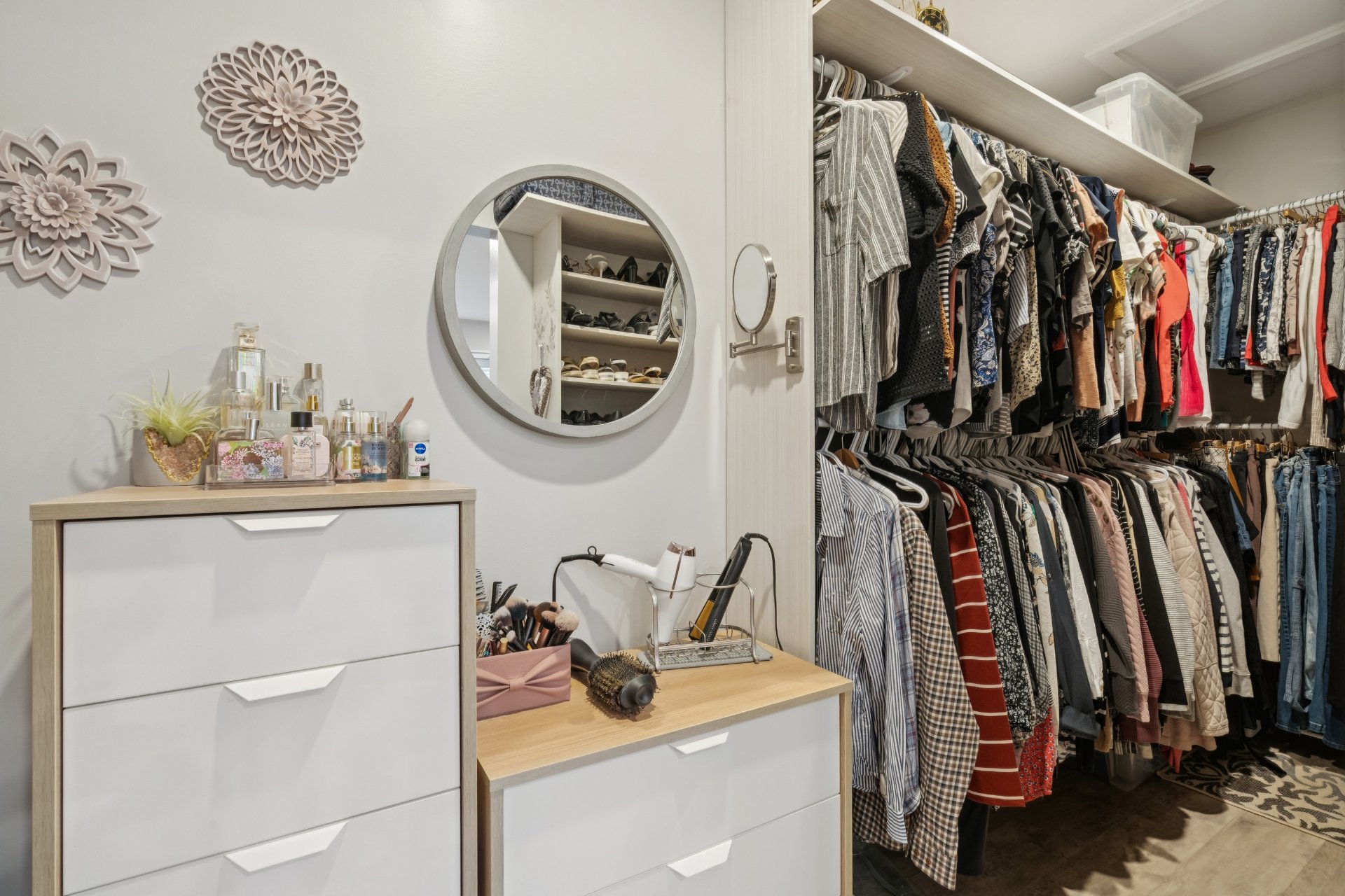 Photo - Walk-in closet