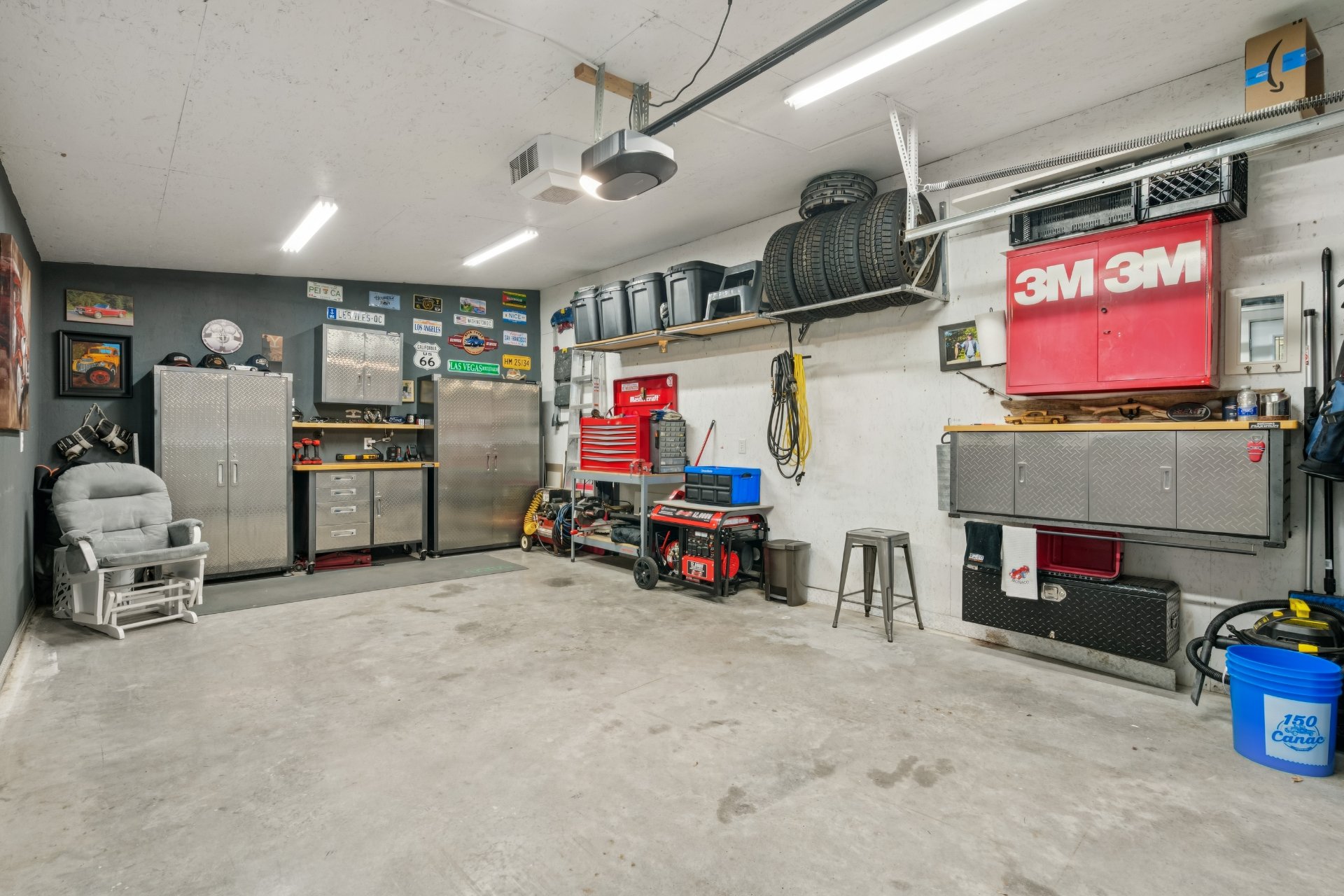 Photo - Garage